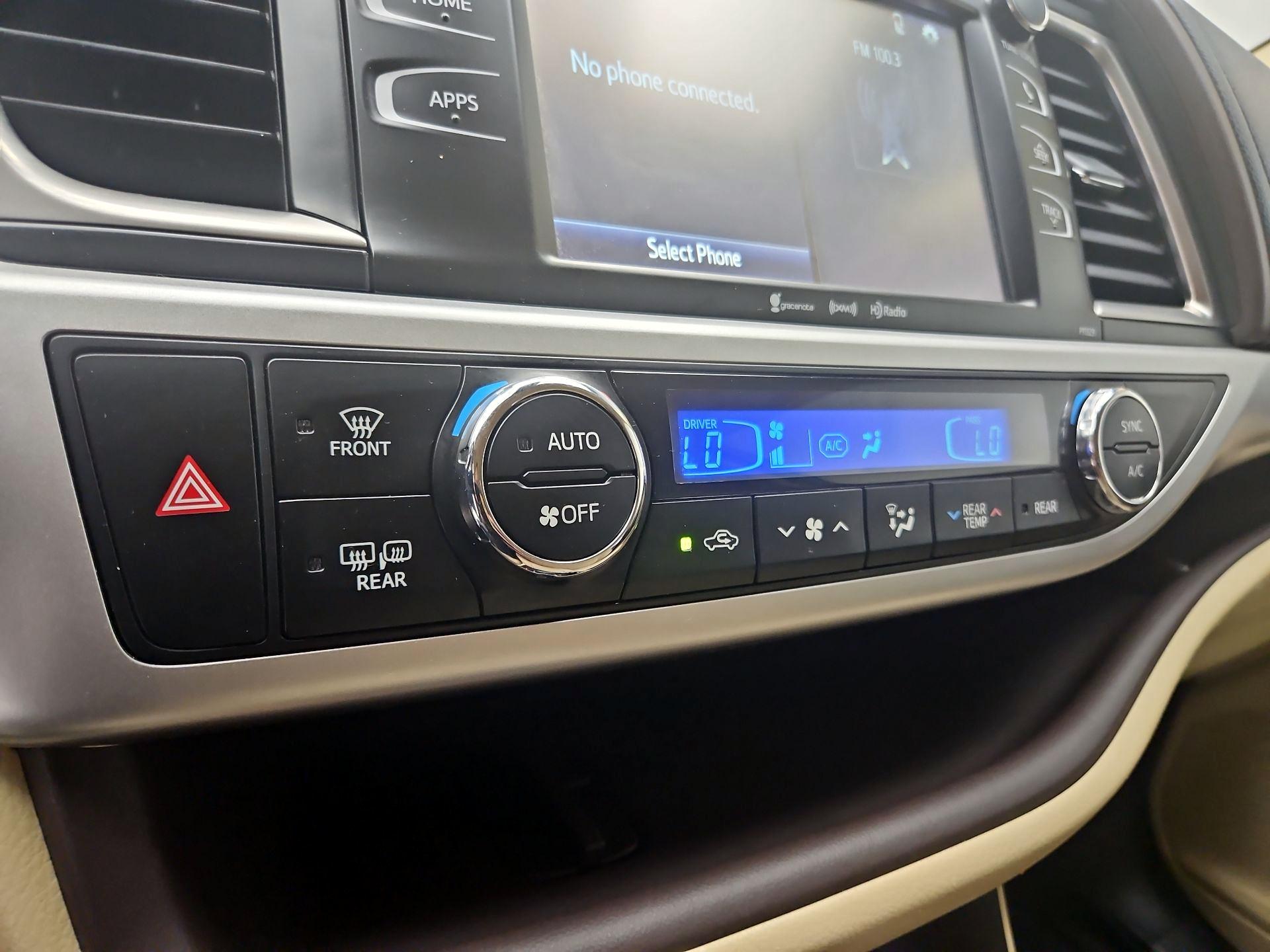 Thumbnail: 2018 Toyota Highlander - 16