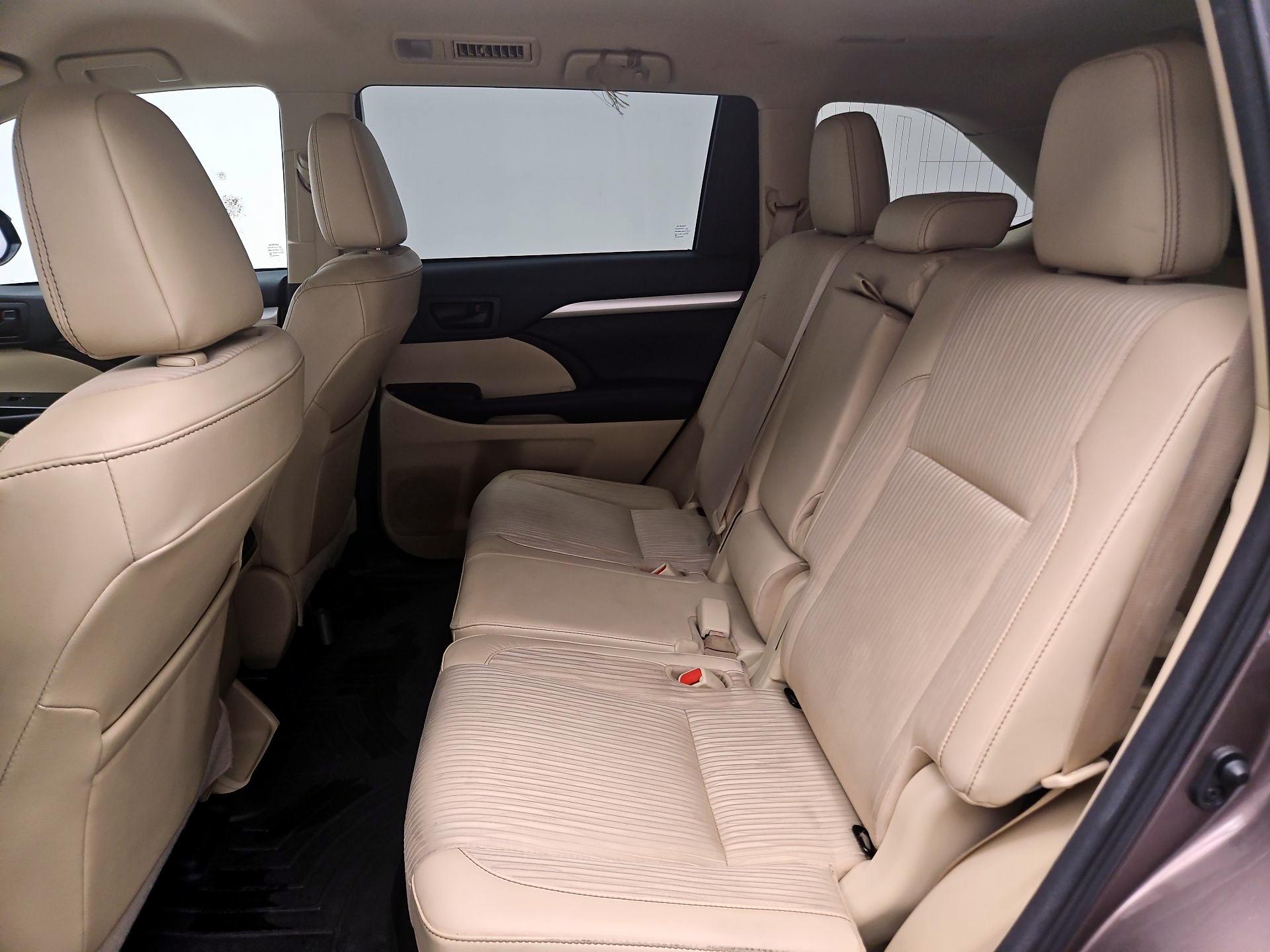Thumbnail: 2018 Toyota Highlander - 19