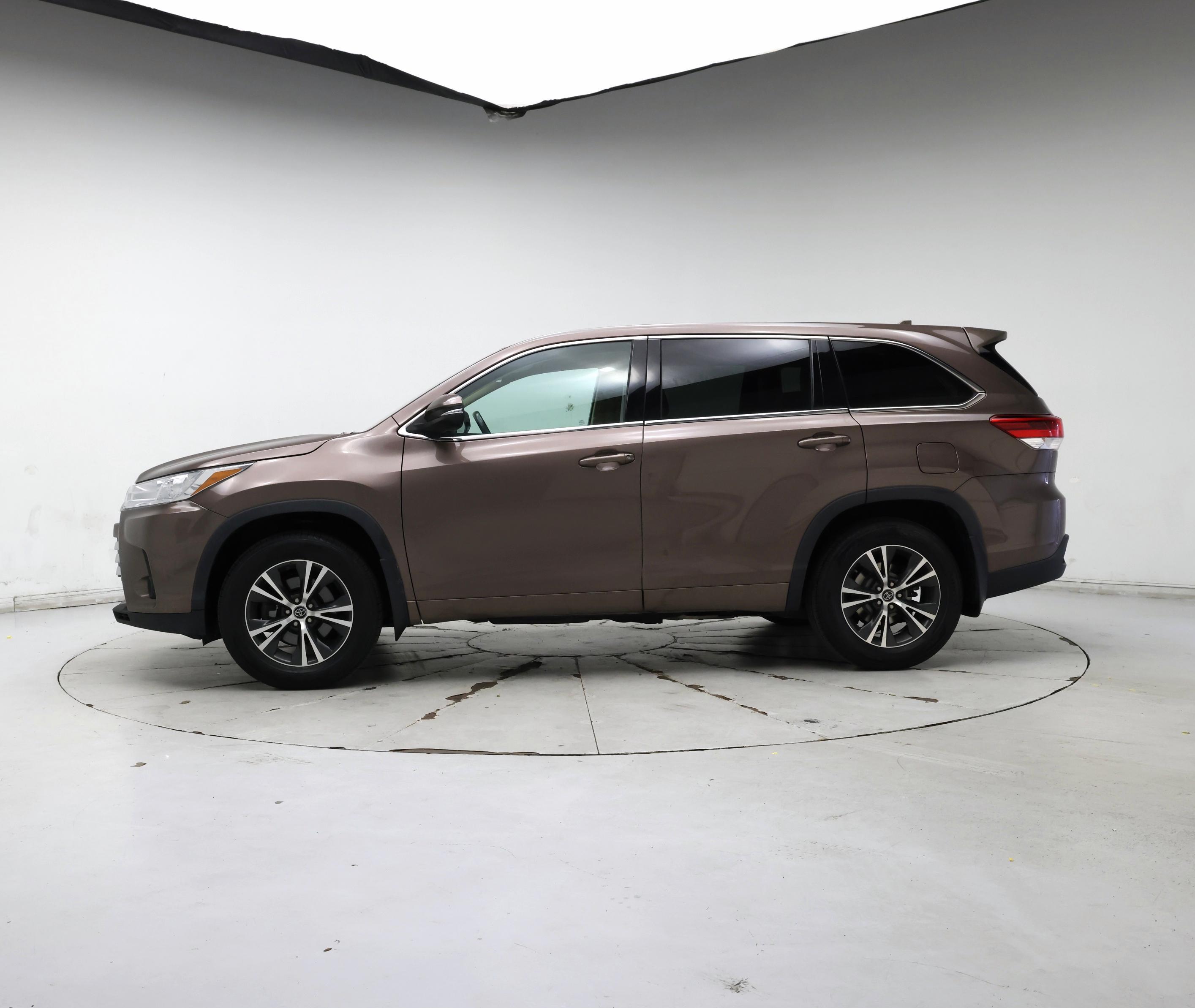 Thumbnail: 2018 Toyota Highlander - 3