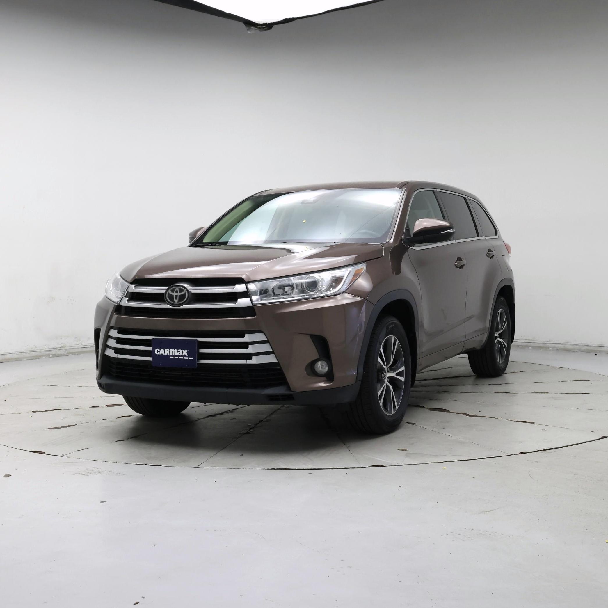 Thumbnail: 2018 Toyota Highlander - 4