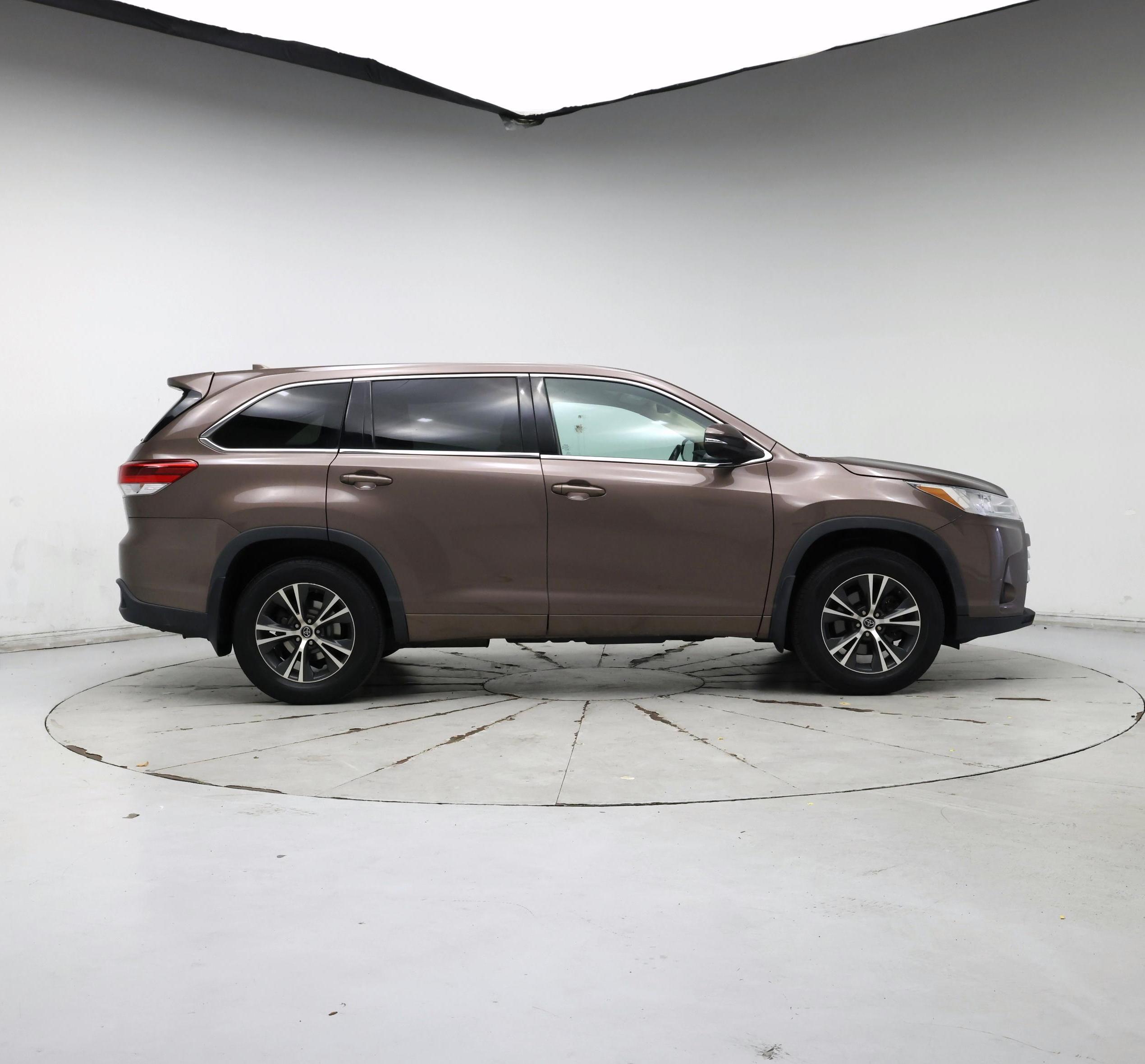 Thumbnail: 2018 Toyota Highlander - 7