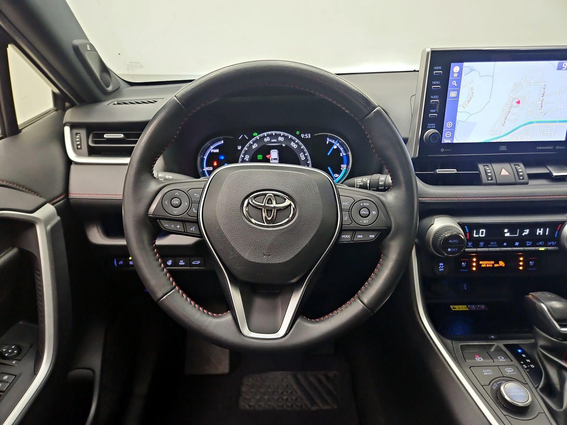 Thumbnail: 2022 Toyota RAV4 - 10