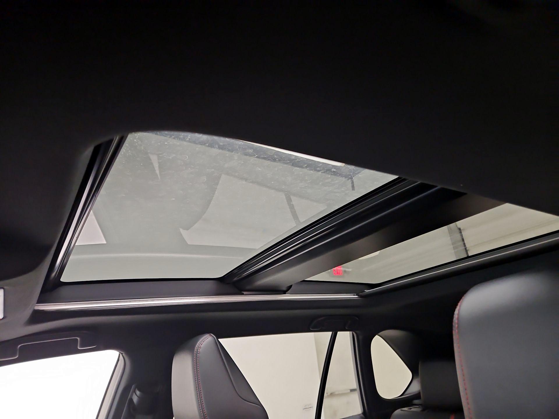 Thumbnail: 2022 Toyota RAV4 - 20