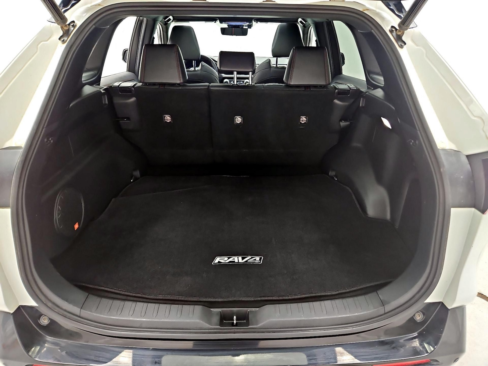 2022 Toyota RAV4 XSE - Photo 23