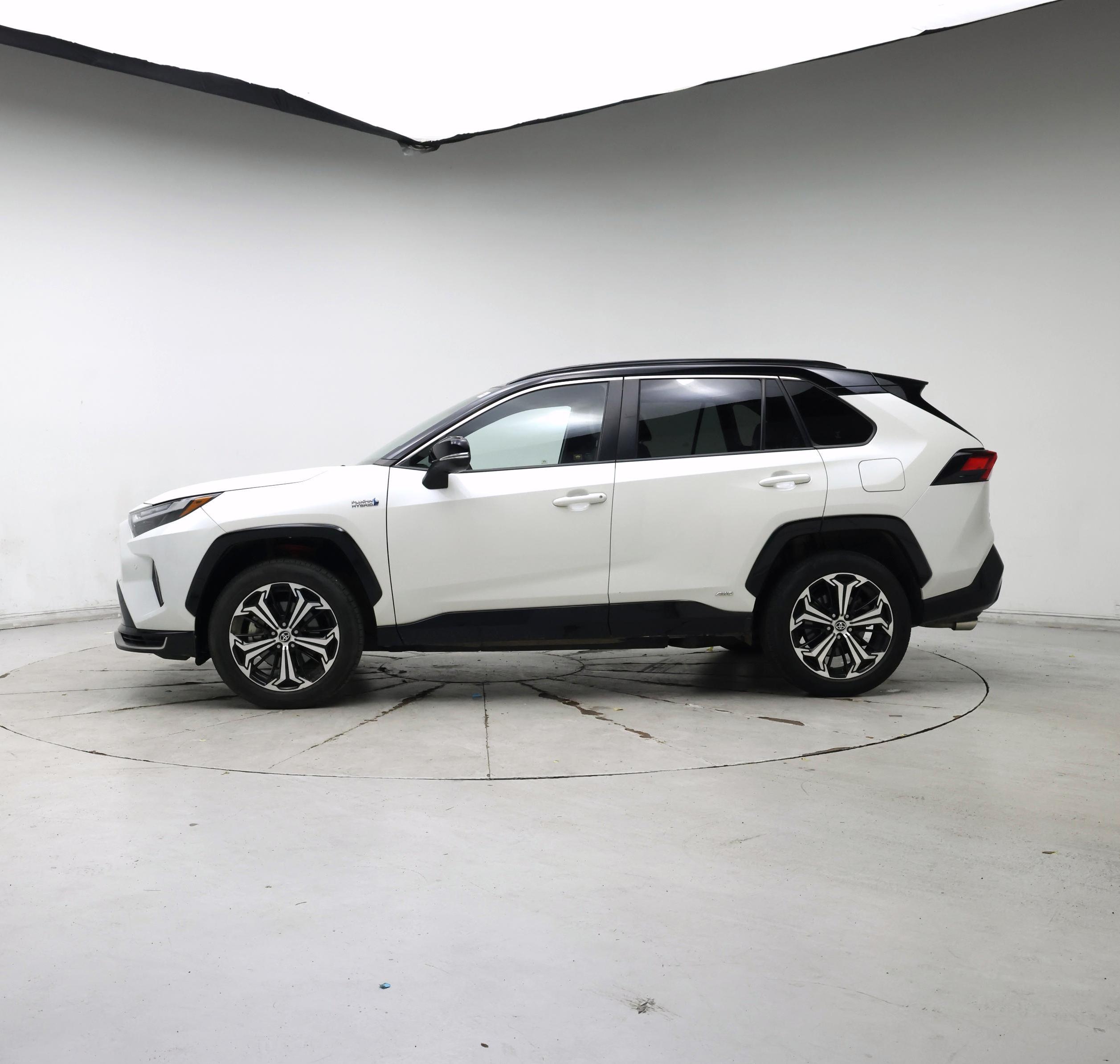 Thumbnail: 2022 Toyota RAV4 - 3