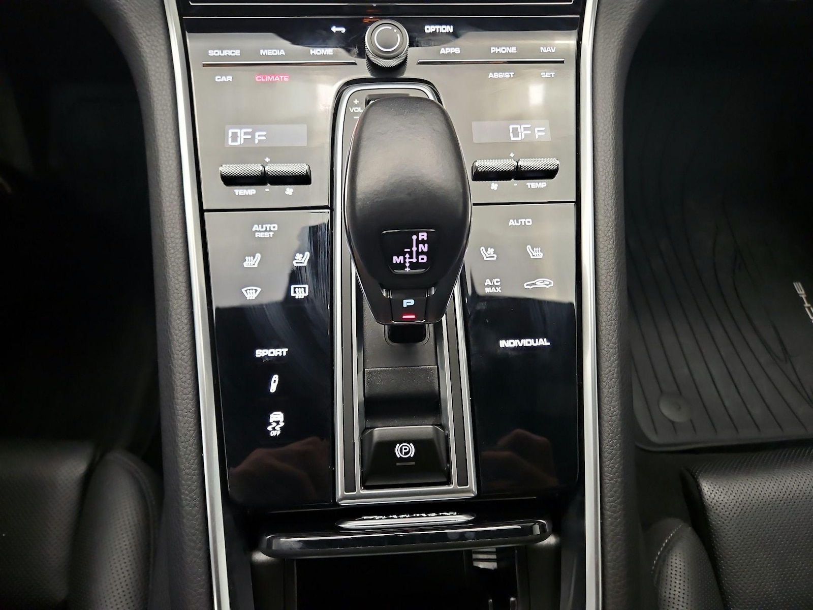 2023 Porsche Panamera Platinum Edition - Photo 19