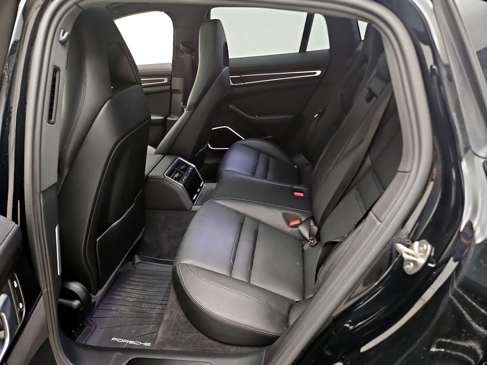 2023 Porsche Panamera Platinum Edition - Photo 22