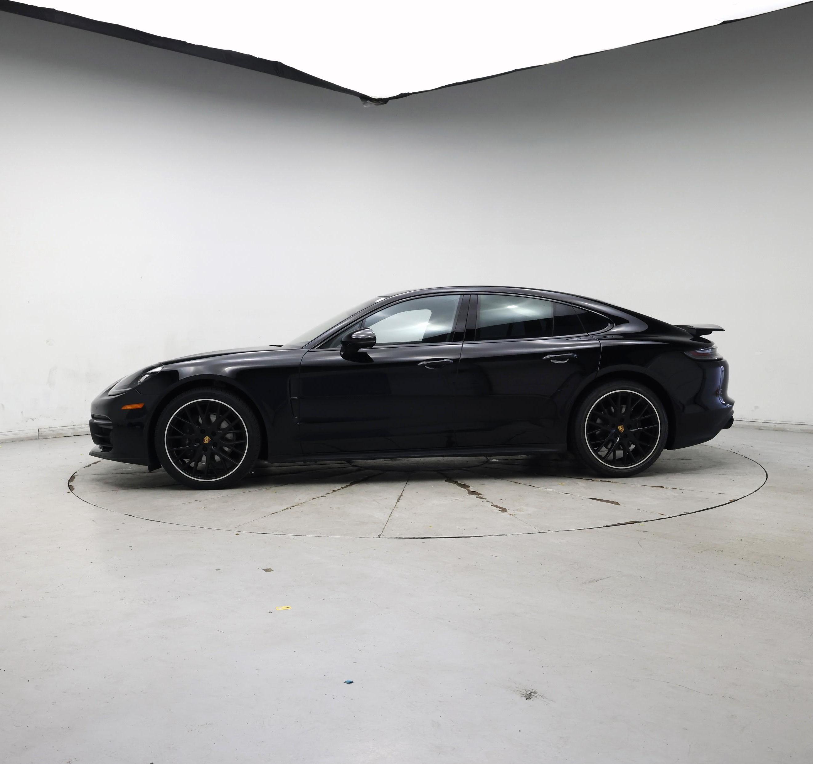 Thumbnail: 2023 Porsche Panamera - 3