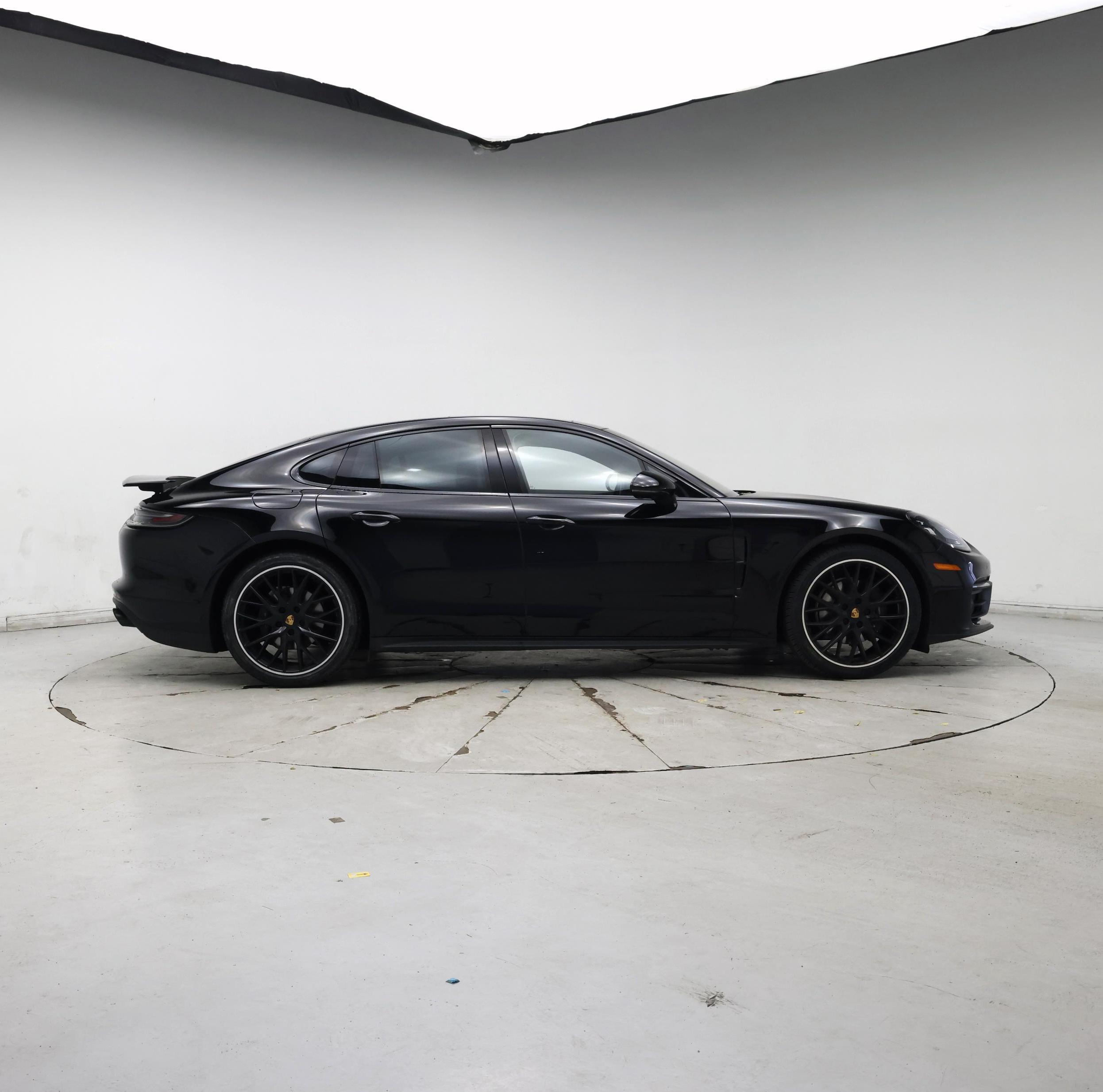 Thumbnail: 2023 Porsche Panamera - 7