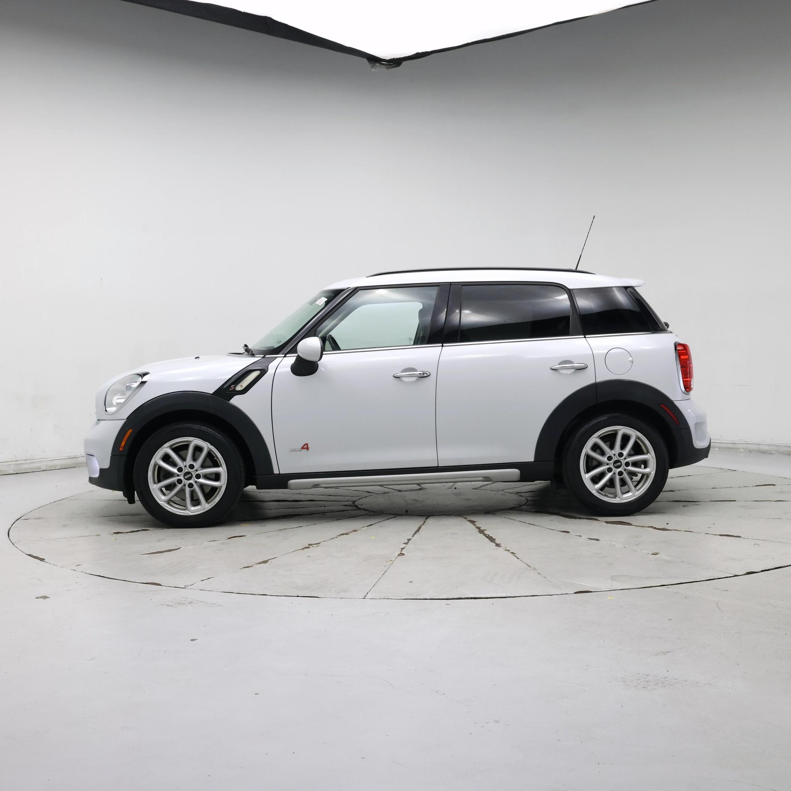 Thumbnail: 2016 MINI Cooper Countryman - 3