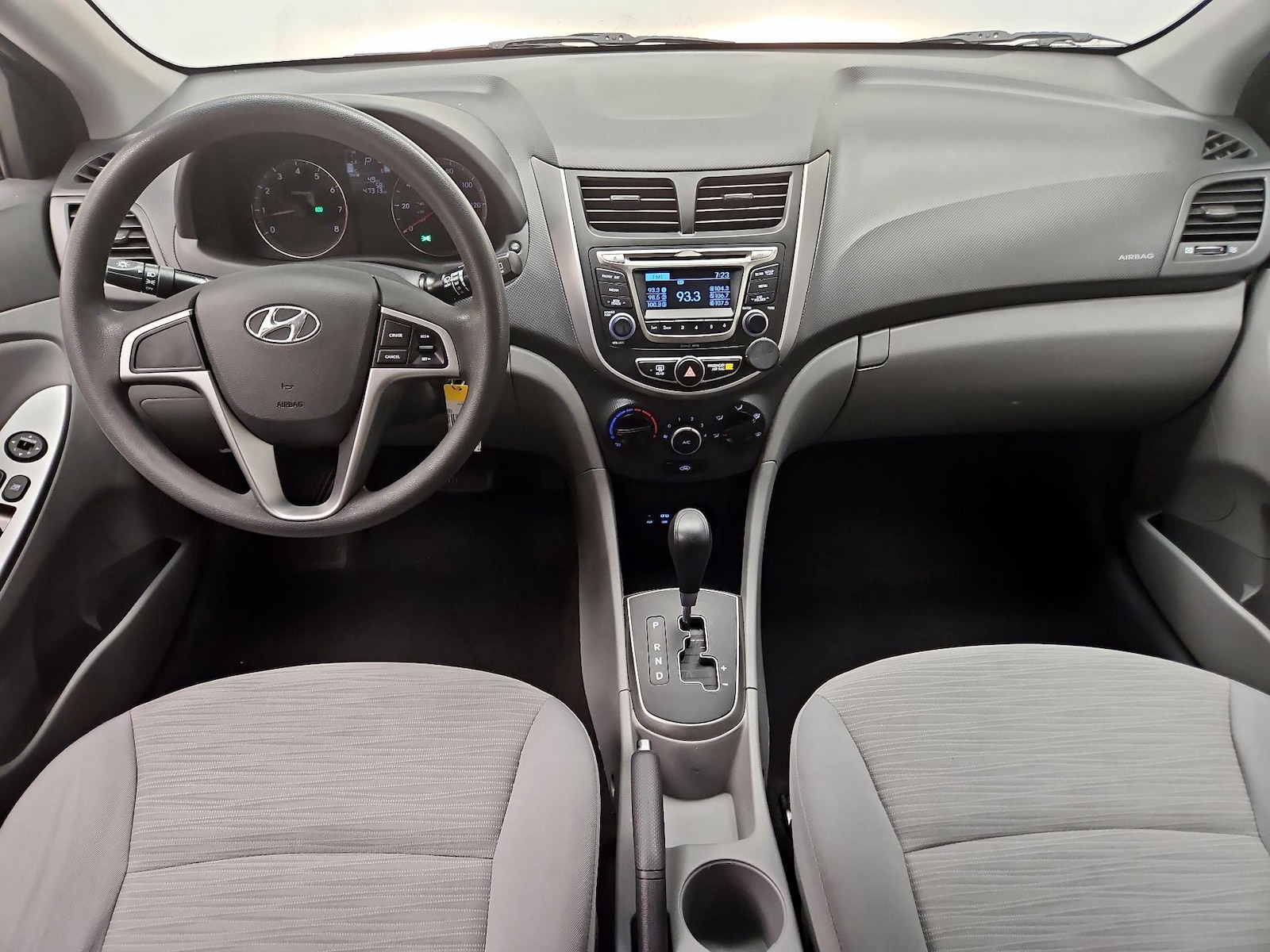 2017 Hyundai Accent SE - Photo 10