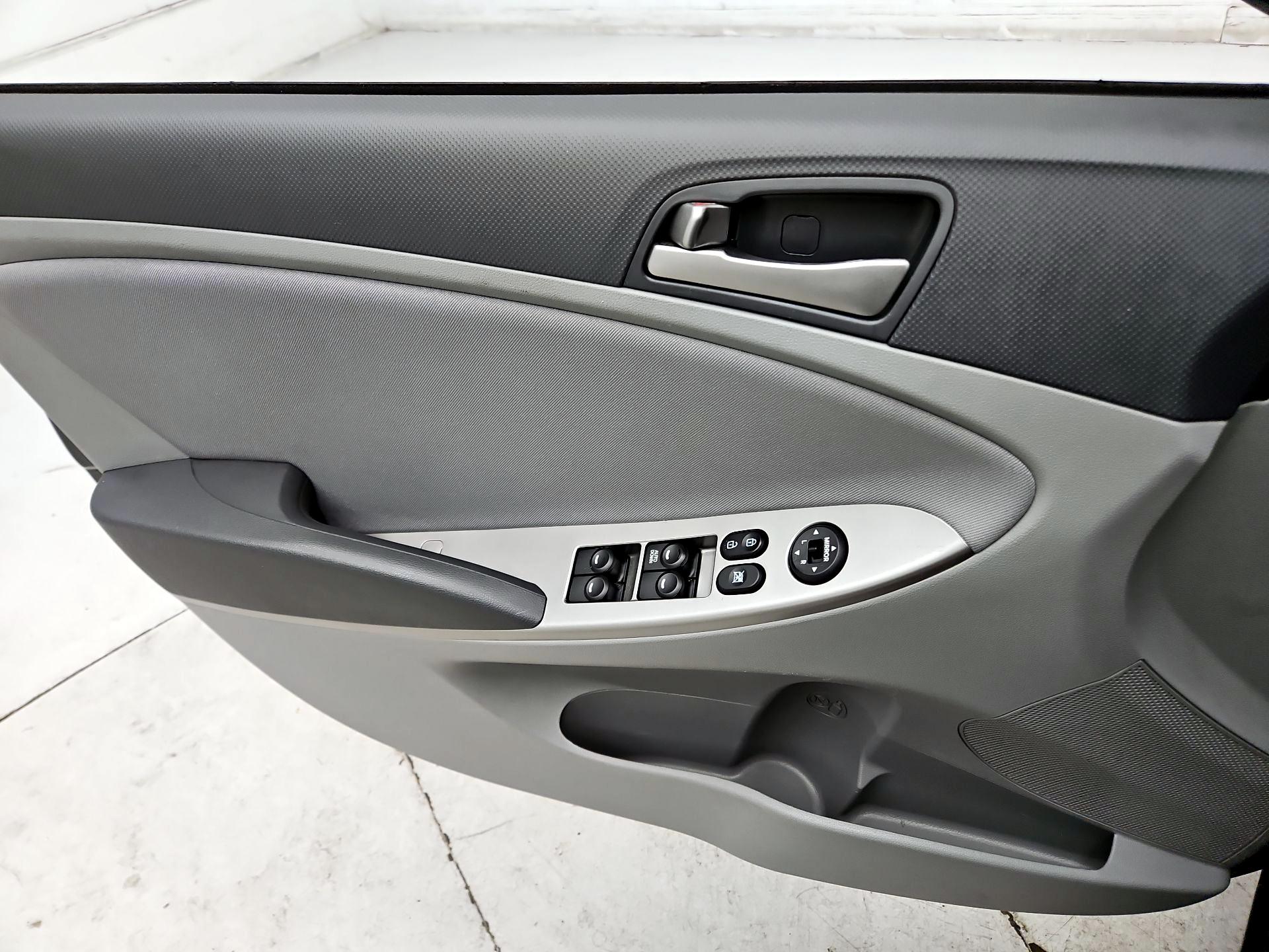Thumbnail: 2017 Hyundai Accent - 12