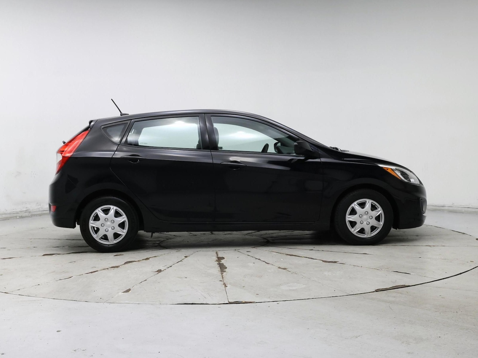 2017 Hyundai Accent SE - Photo 8