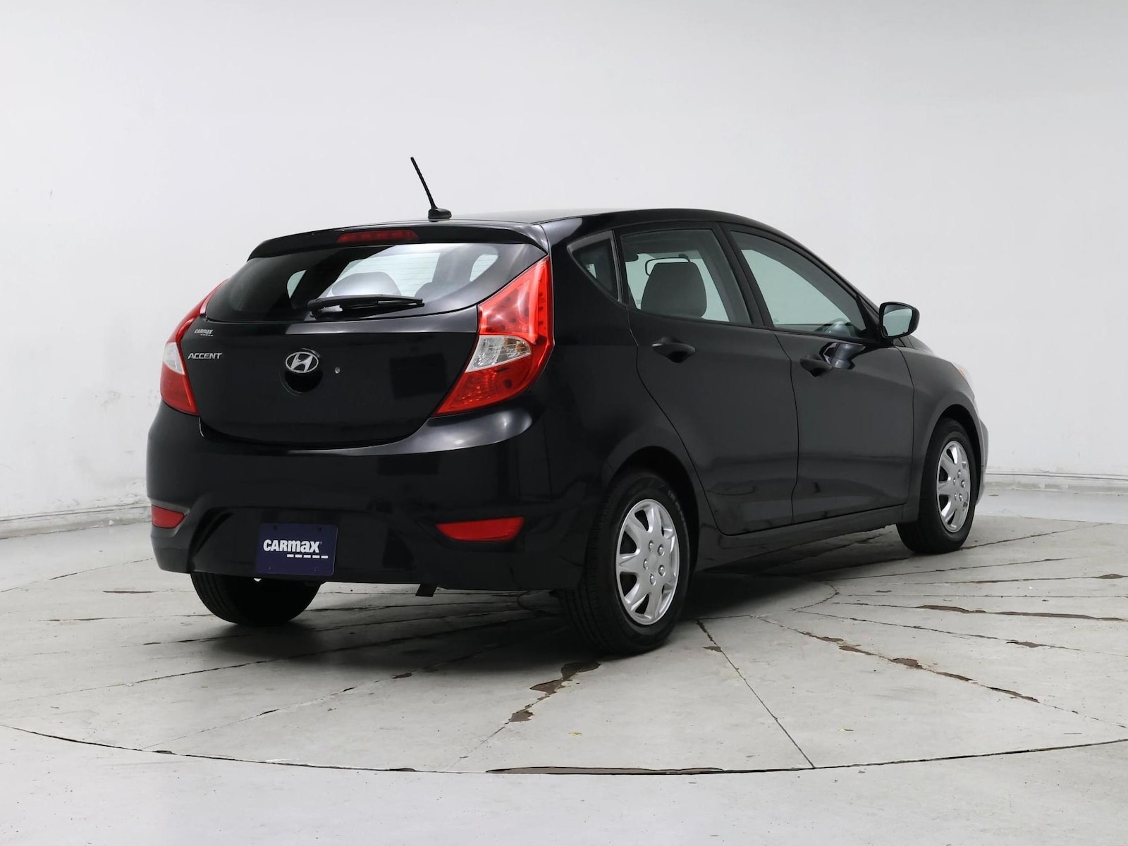 2017 Hyundai Accent SE - Photo 9