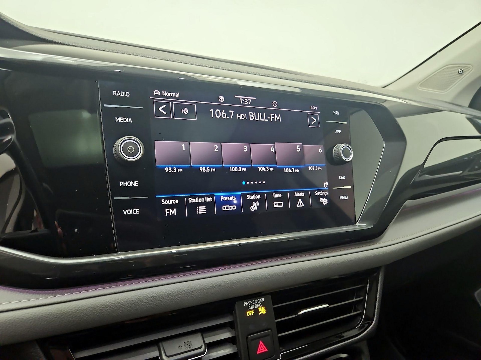 2022 Volkswagen Taos SEL - Photo 15