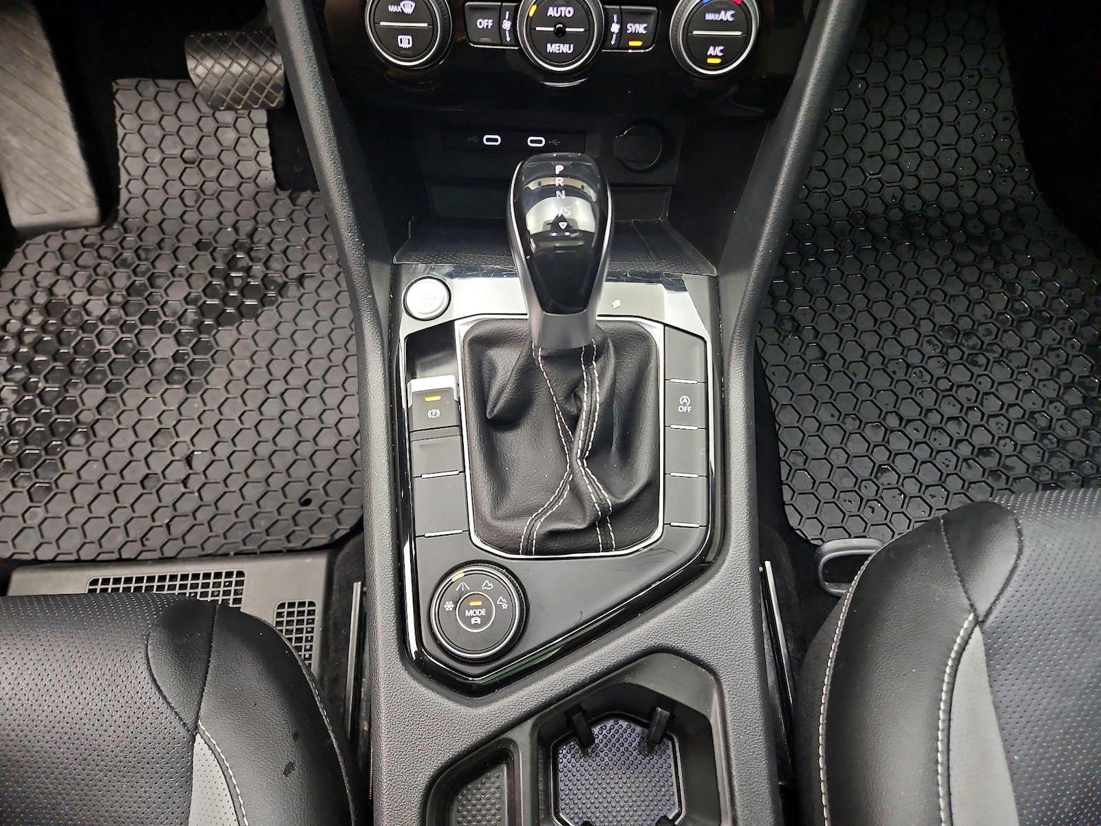 2022 Volkswagen Taos SEL - Photo 17