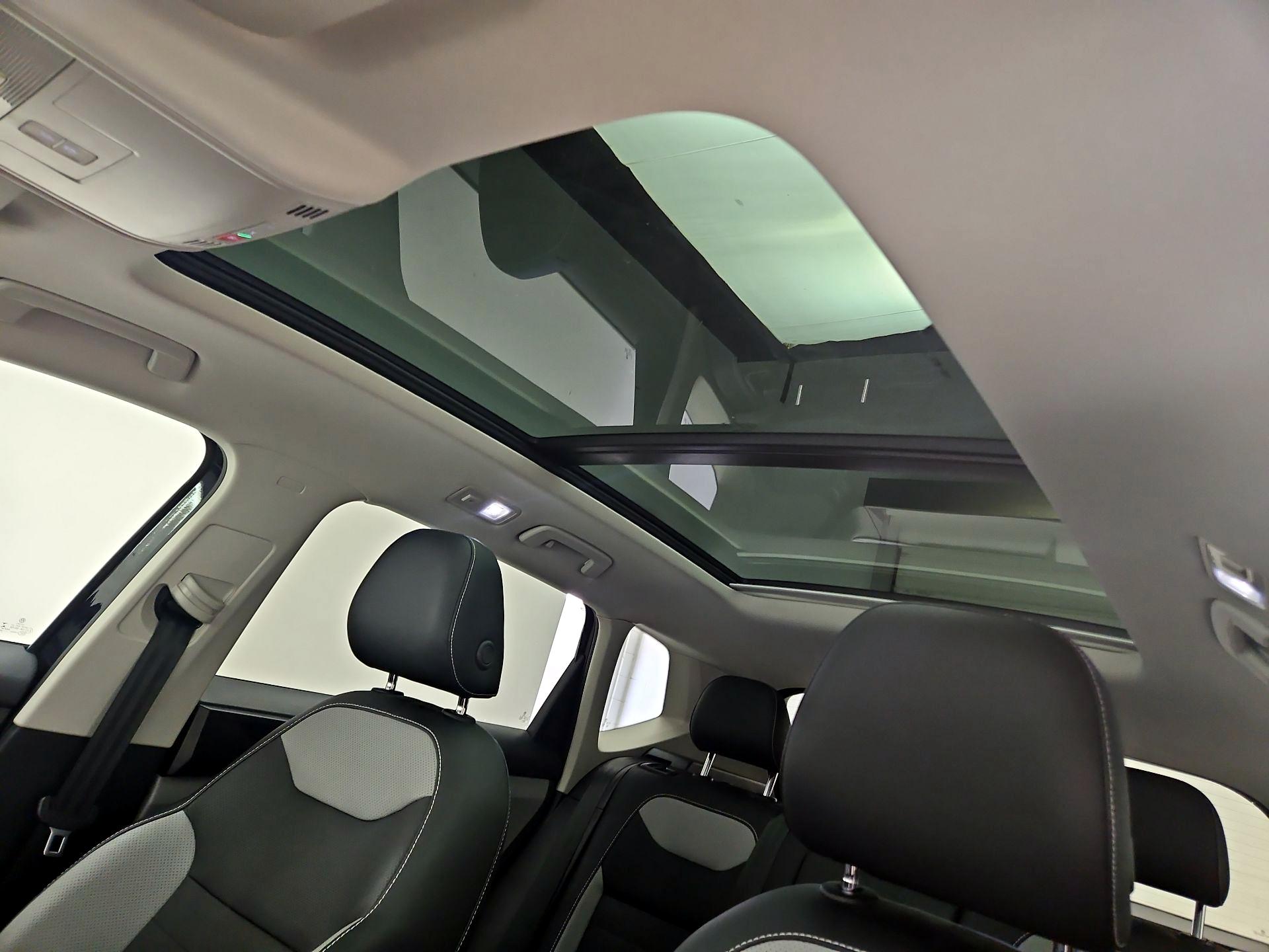 Thumbnail: 2022 Volkswagen Taos - 17