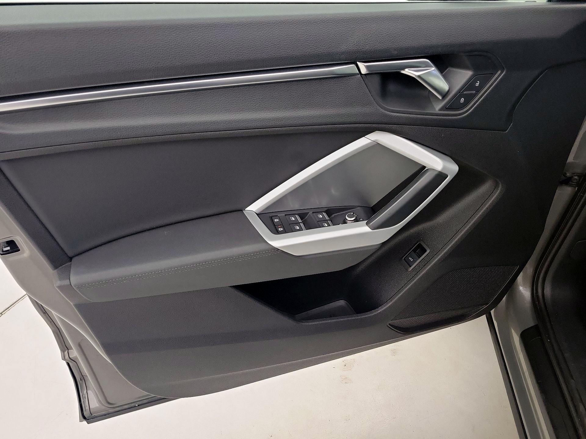 Thumbnail: 2020 Audi Q3 - 12