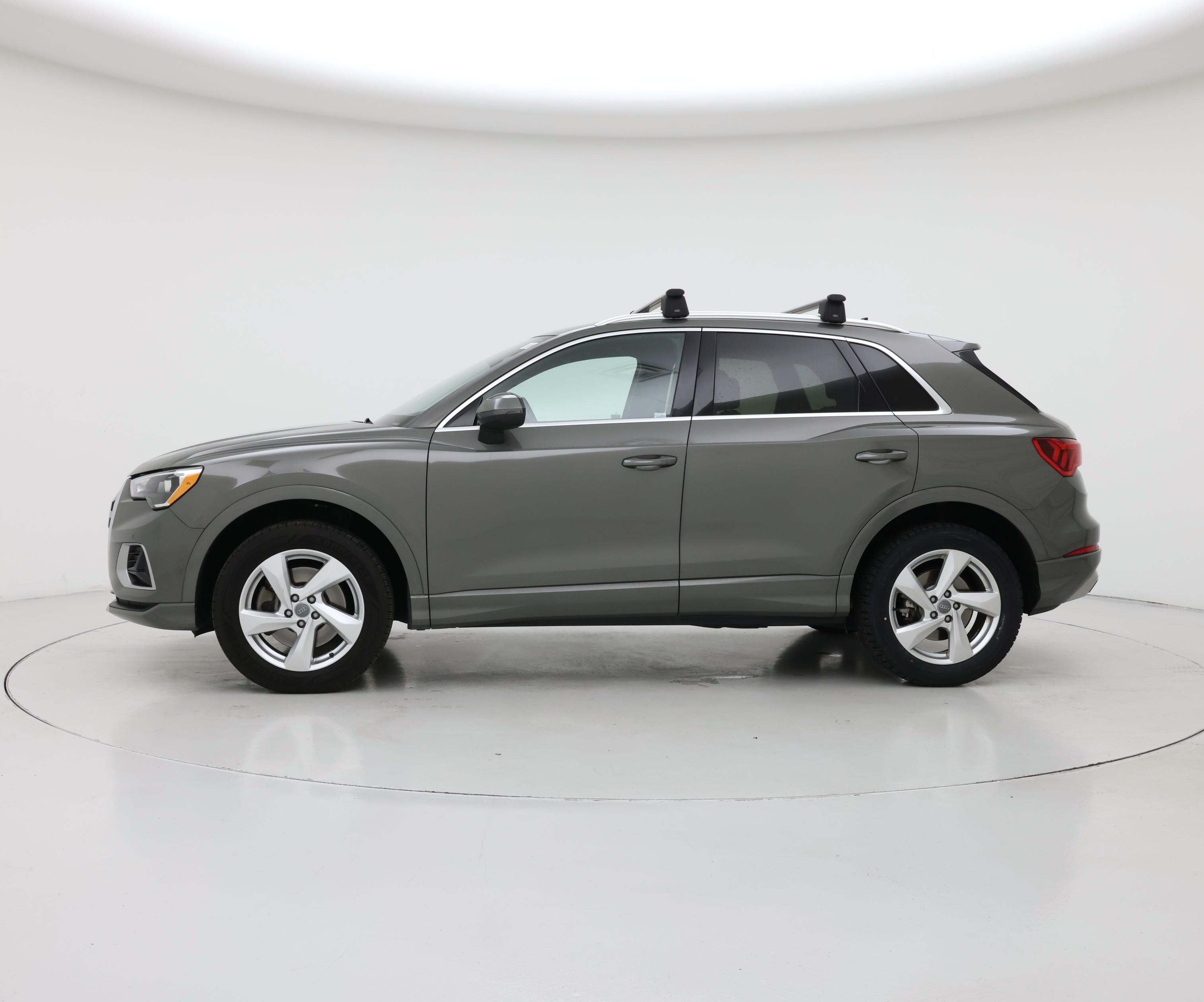 Thumbnail: 2020 Audi Q3 - 3