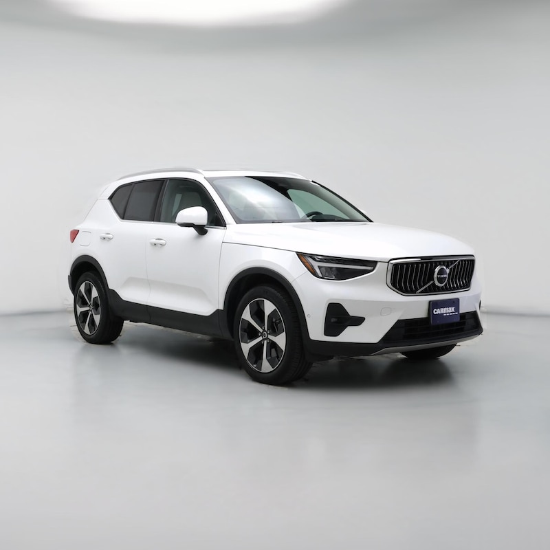 2023 Volvo XC40 B4 Plus Bright Theme