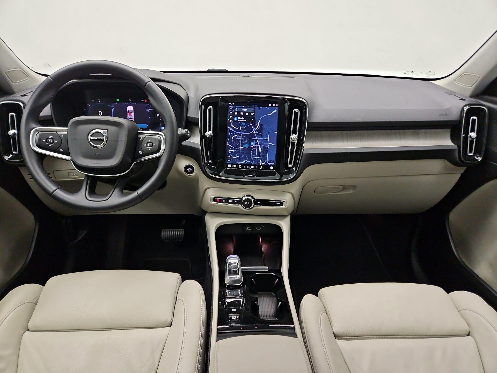 Thumbnail: 2023 Volvo XC40 - 9