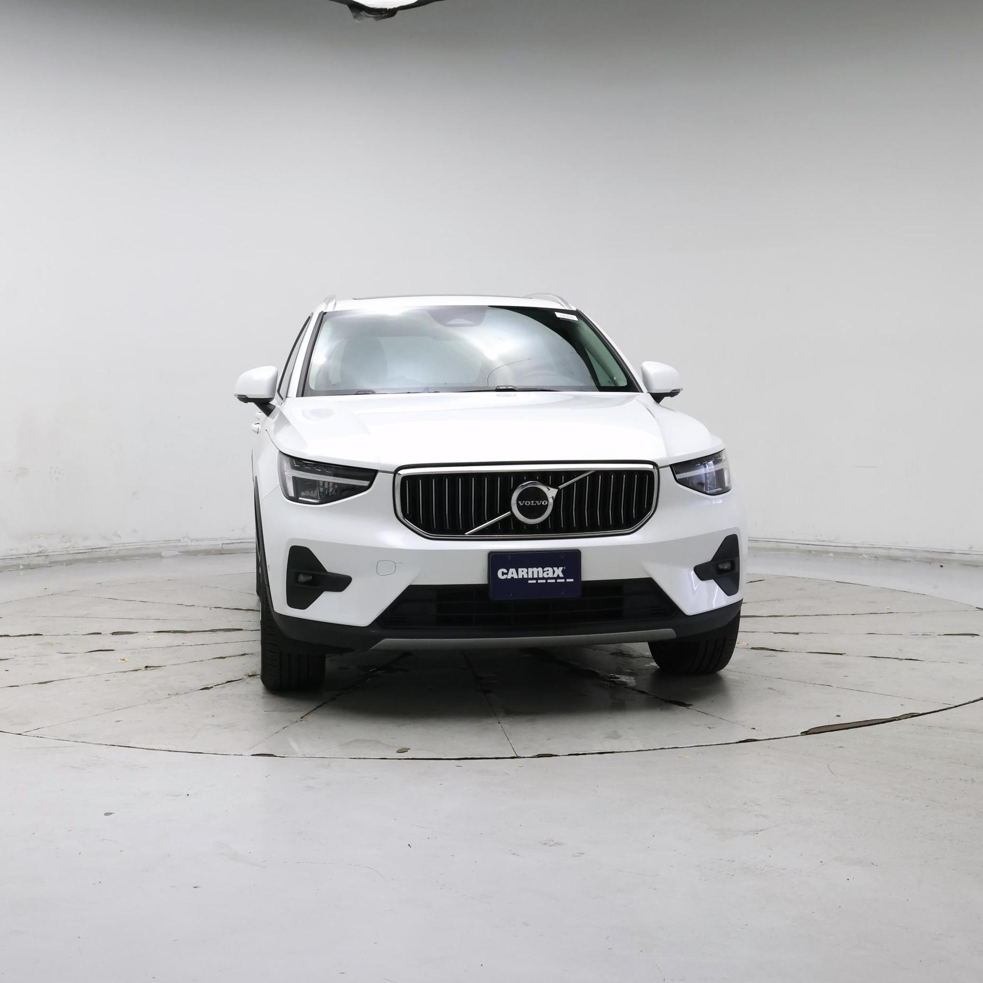 Thumbnail: 2023 Volvo XC40 - 5