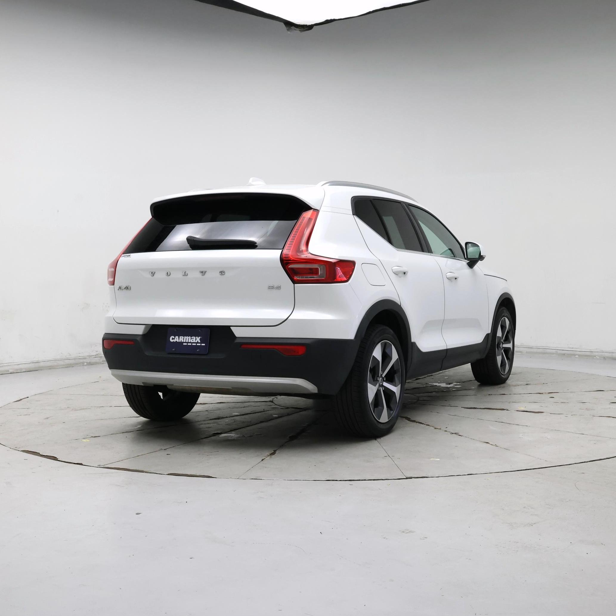 Thumbnail: 2023 Volvo XC40 - 8