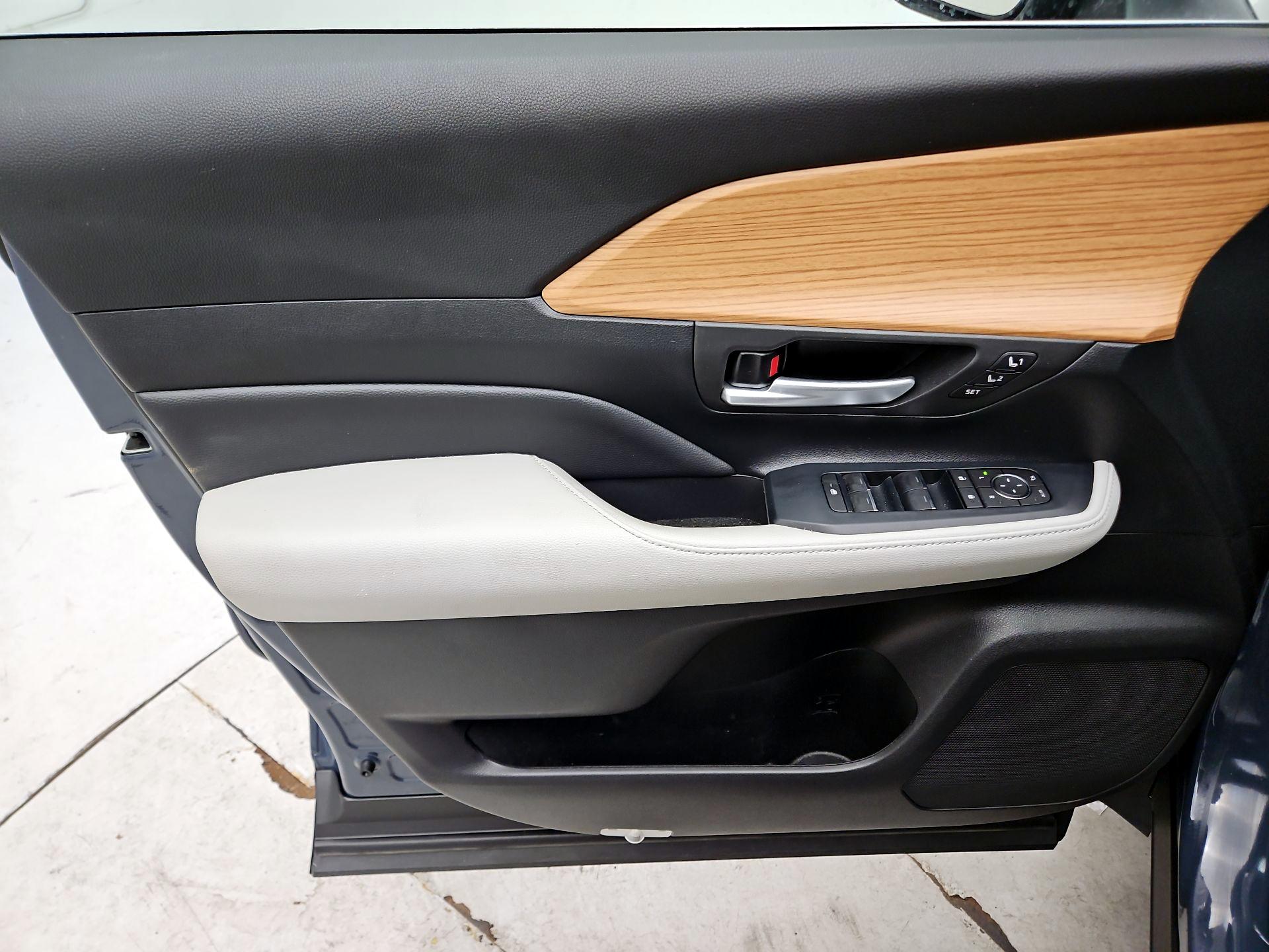 Thumbnail: 2024 Toyota Grand Highlander - 12