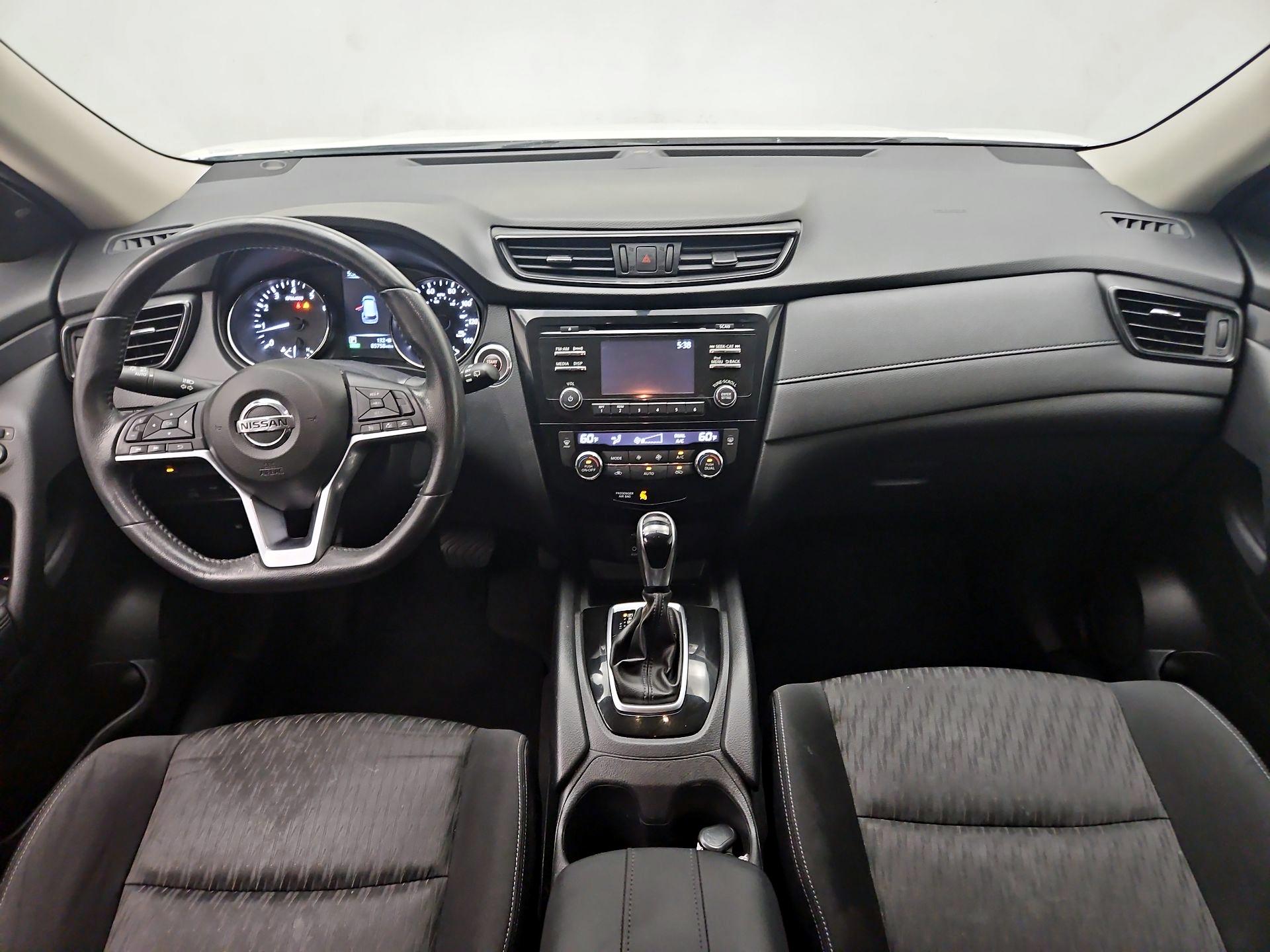 Thumbnail: 2017 Nissan Rogue - 9