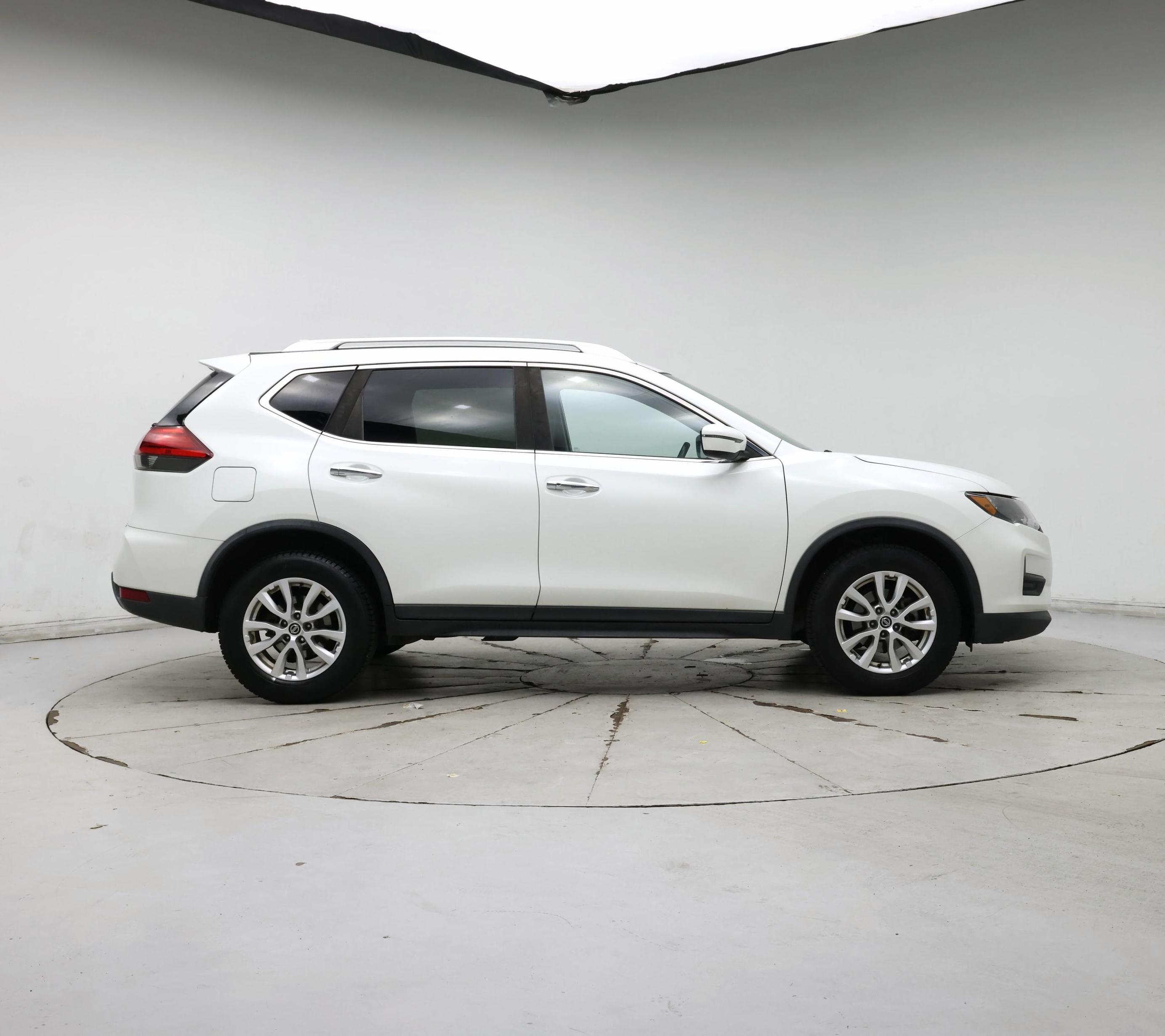 Thumbnail: 2017 Nissan Rogue - 7