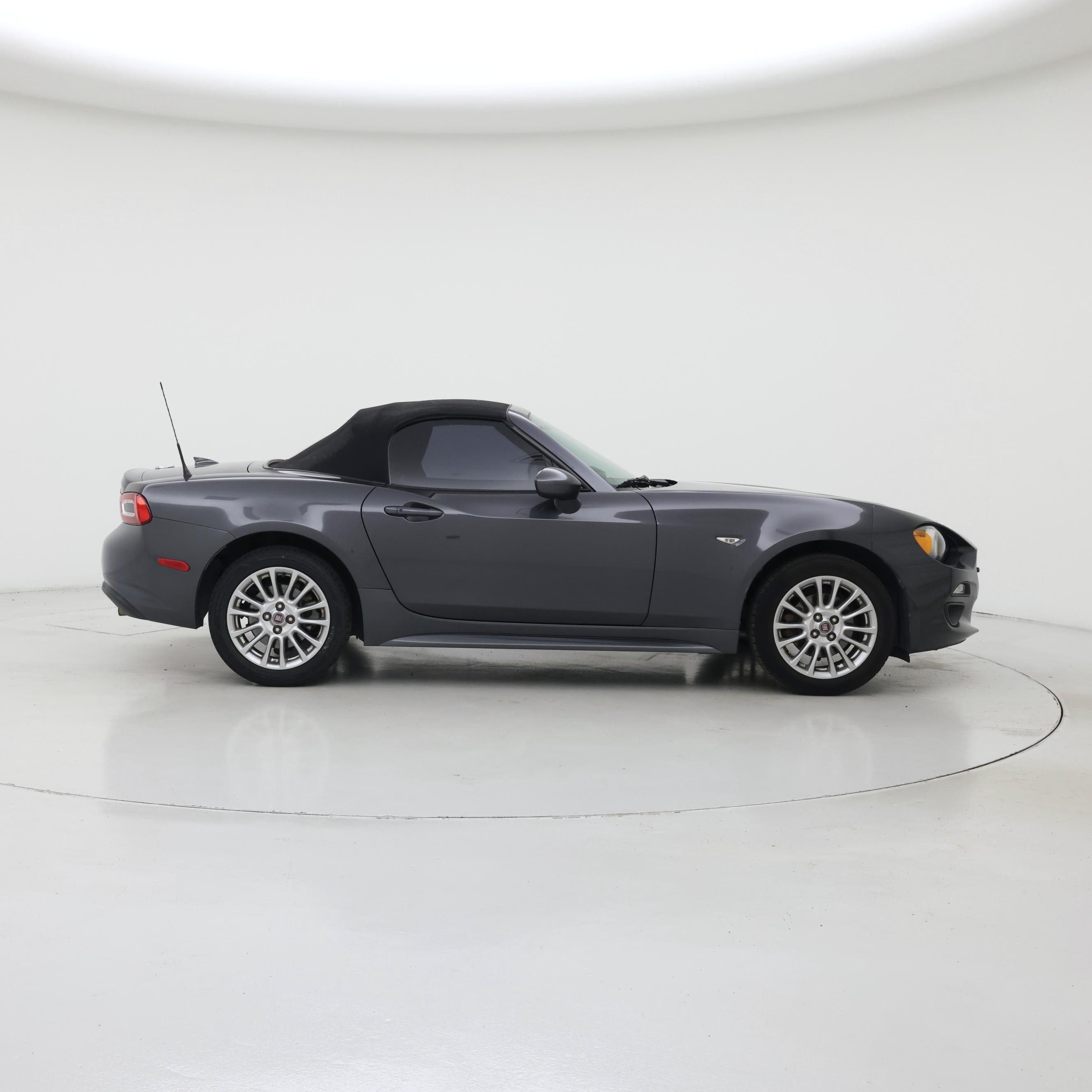 Thumbnail: 2019 Fiat 124 Spider - 7
