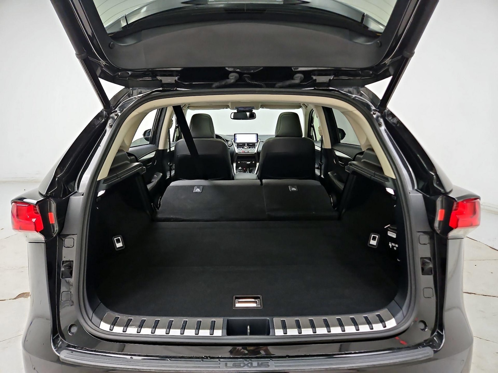 2020 Lexus NX 300 - Photo 23