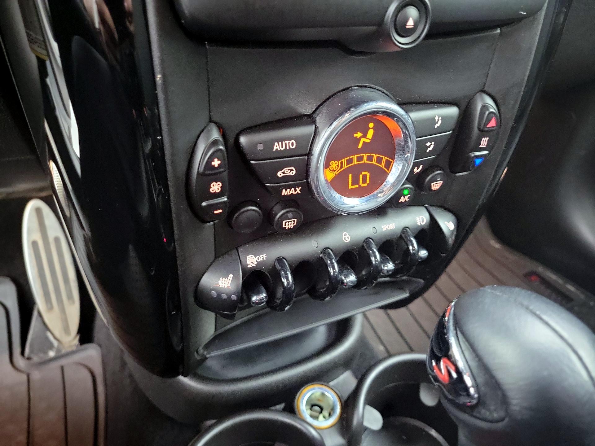 Thumbnail: 2016 MINI Cooper Countryman - 14