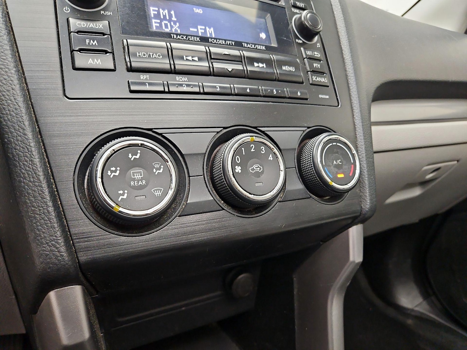 2015 Subaru Forester i Premium - Photo 17