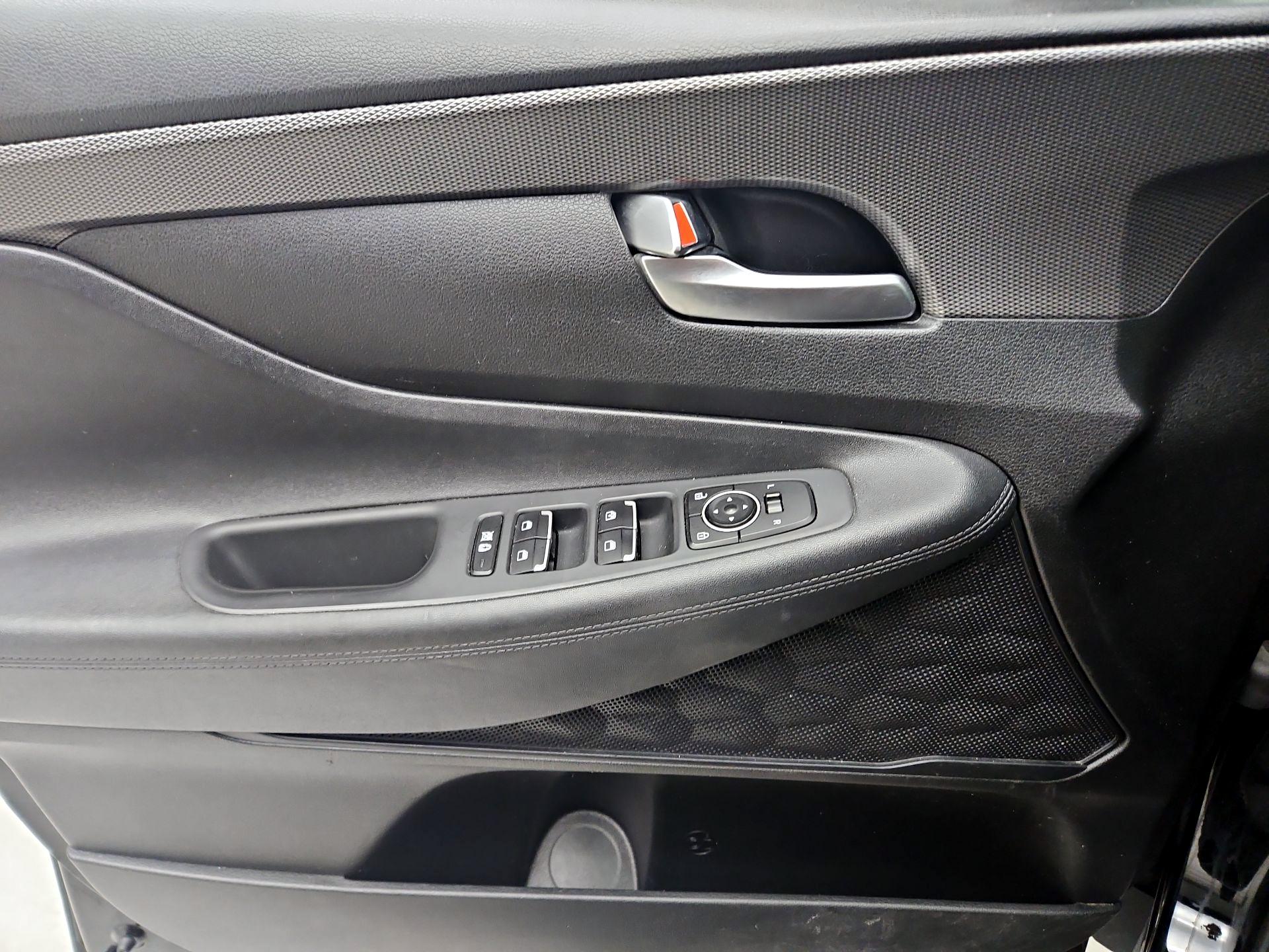 Thumbnail: 2019 Hyundai Santa Fe - 10