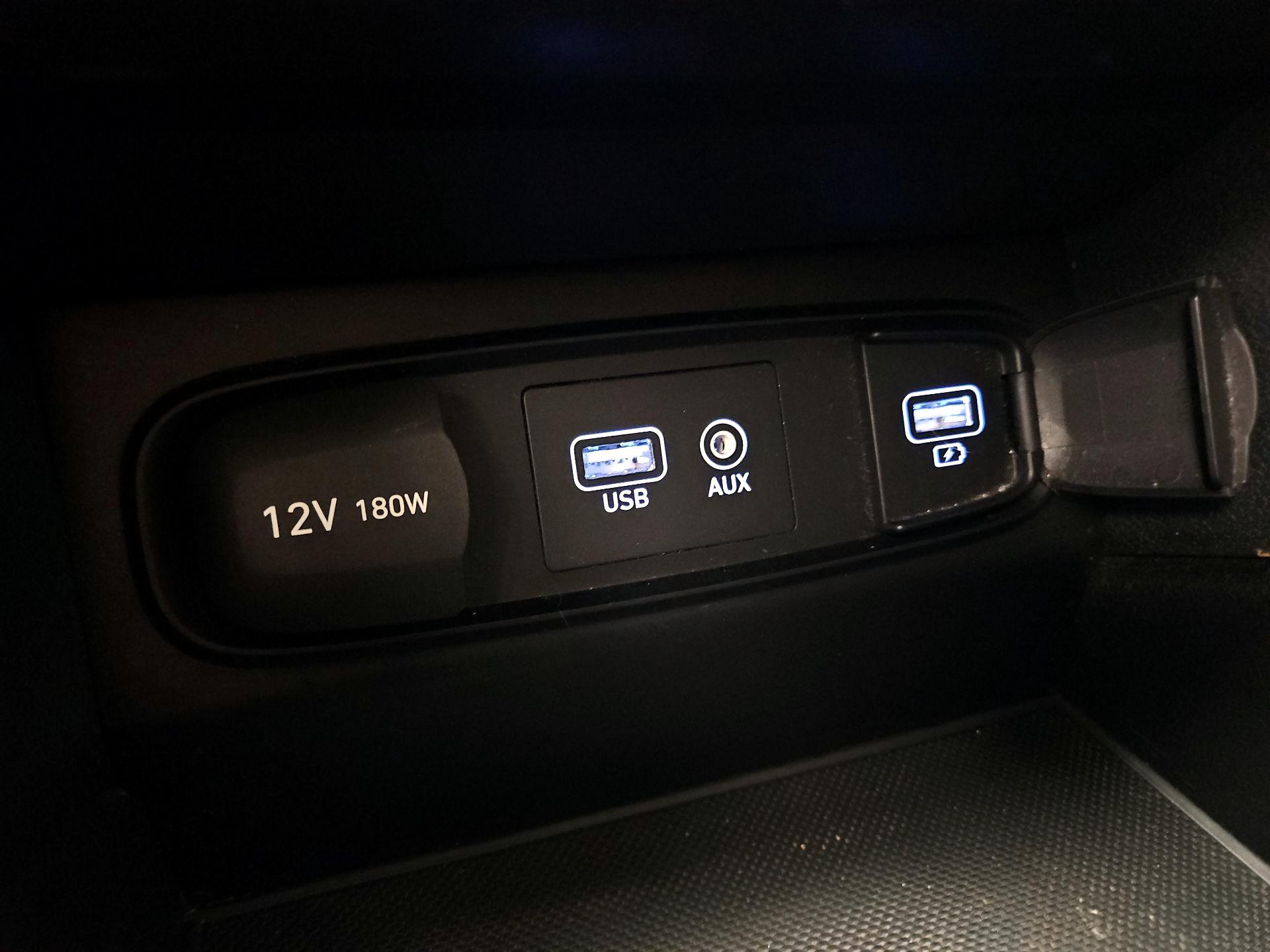 Thumbnail: 2019 Hyundai Santa Fe - 16