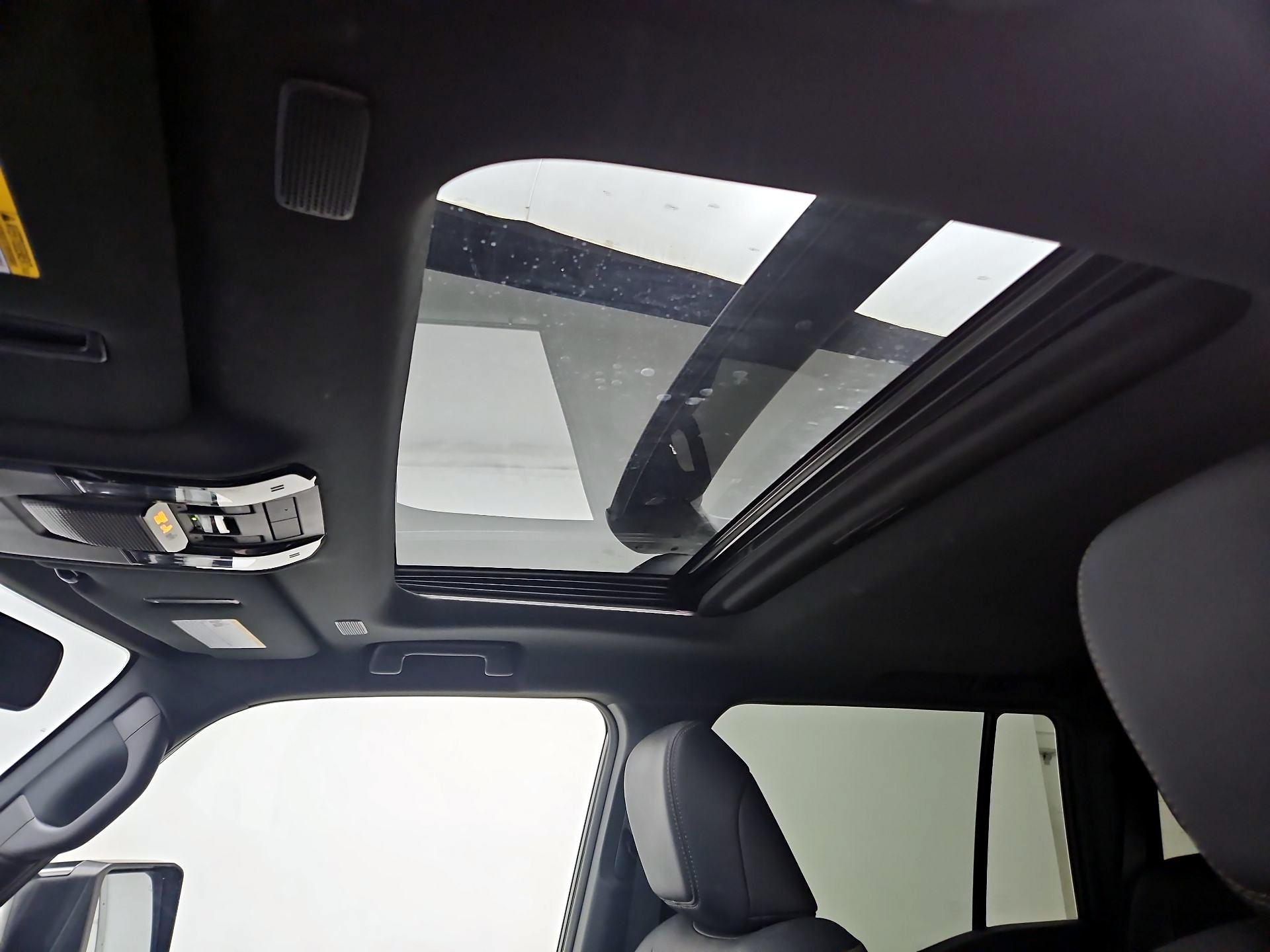 Thumbnail: 2024 Lexus GX - 19