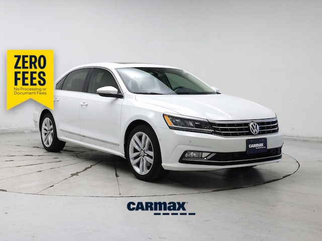 White 2017 Volkswagen Passat Sedan Front-Wheel Drive Automatic