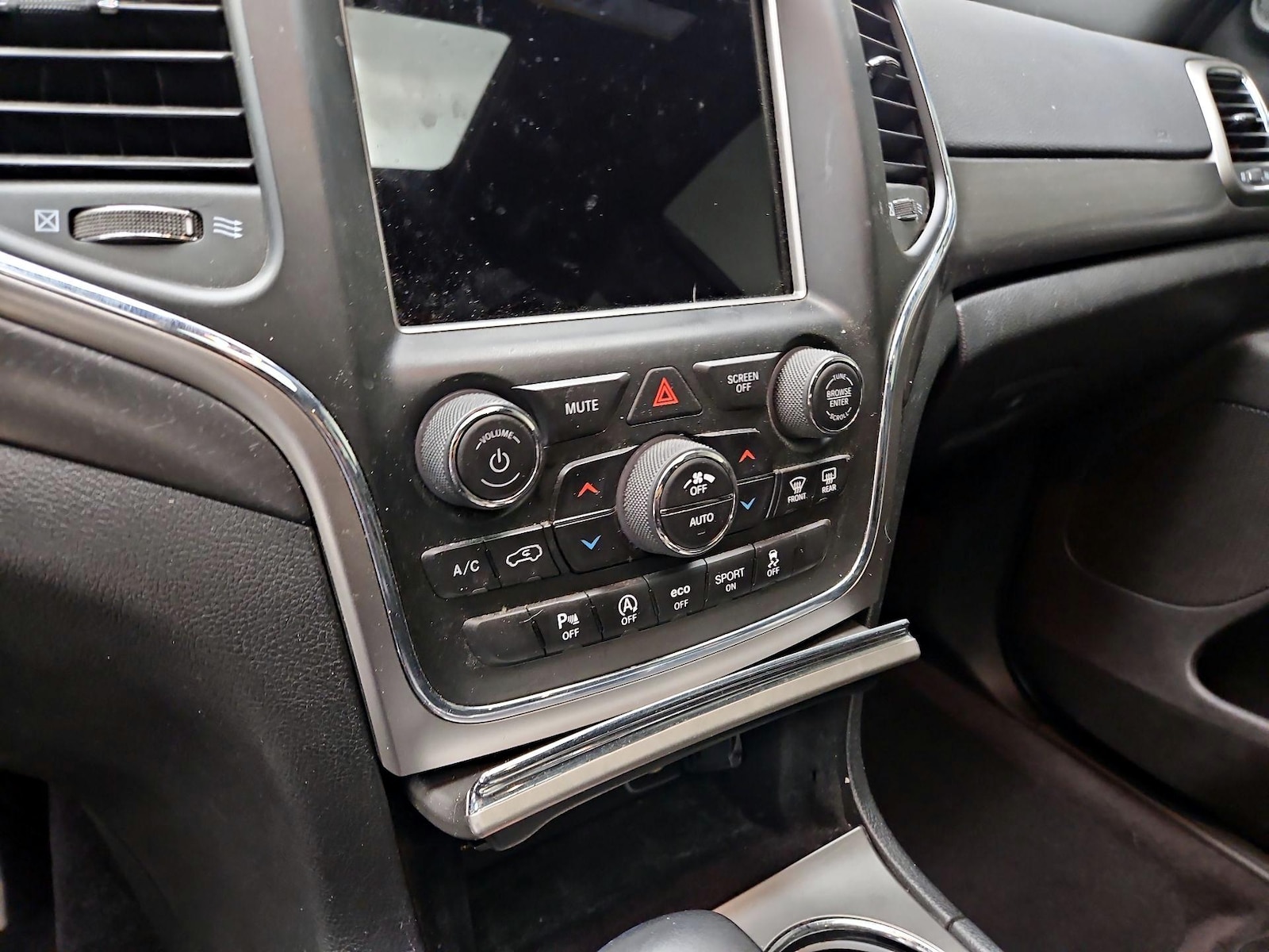 2018 Jeep Grand Cherokee Altitude - Photo 18