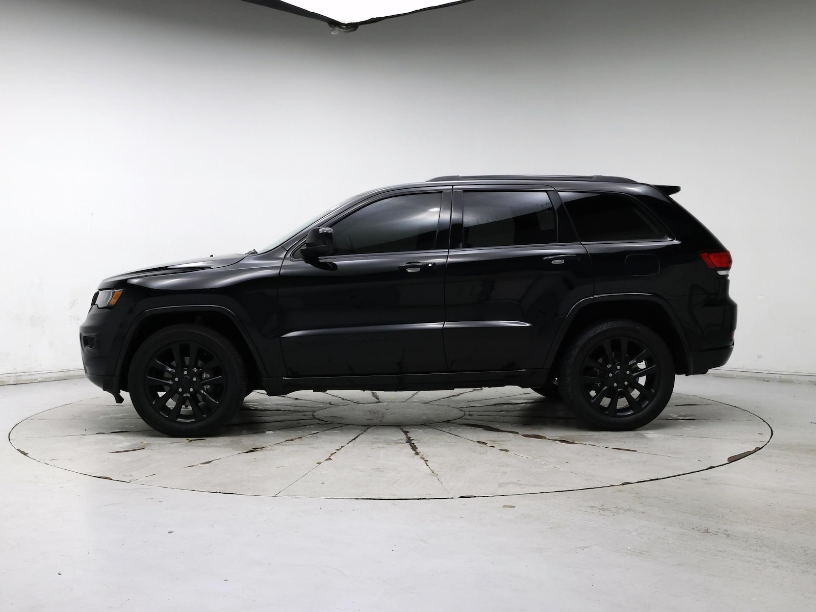 2018 Jeep Grand Cherokee Altitude - Photo 4