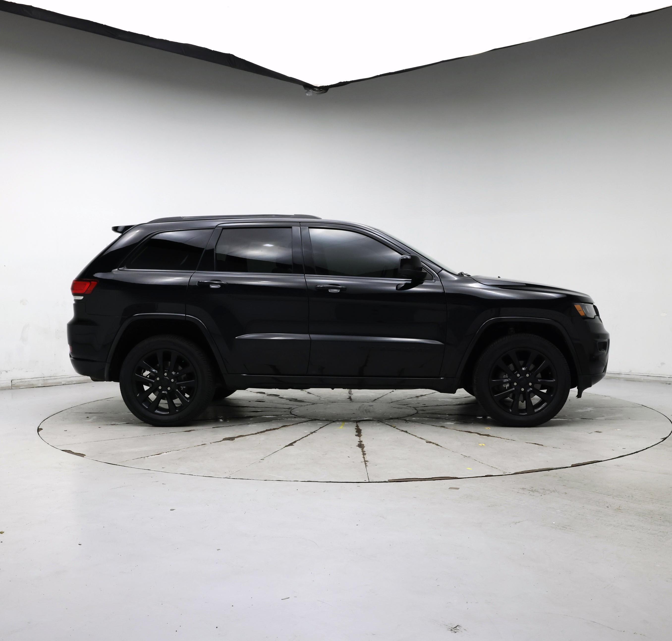 Thumbnail: 2018 Jeep Grand Cherokee - 7