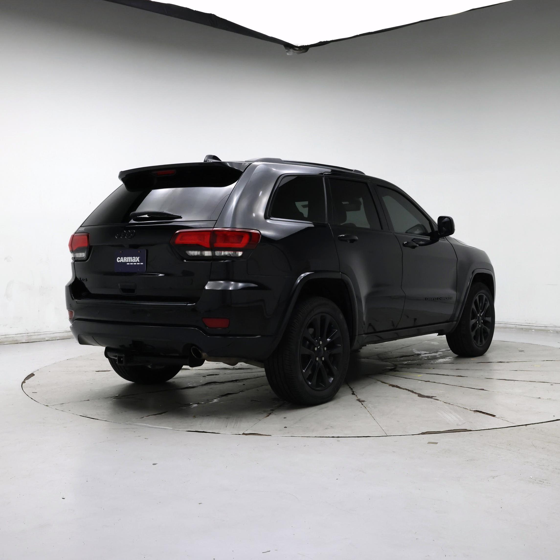 Thumbnail: 2018 Jeep Grand Cherokee - 8