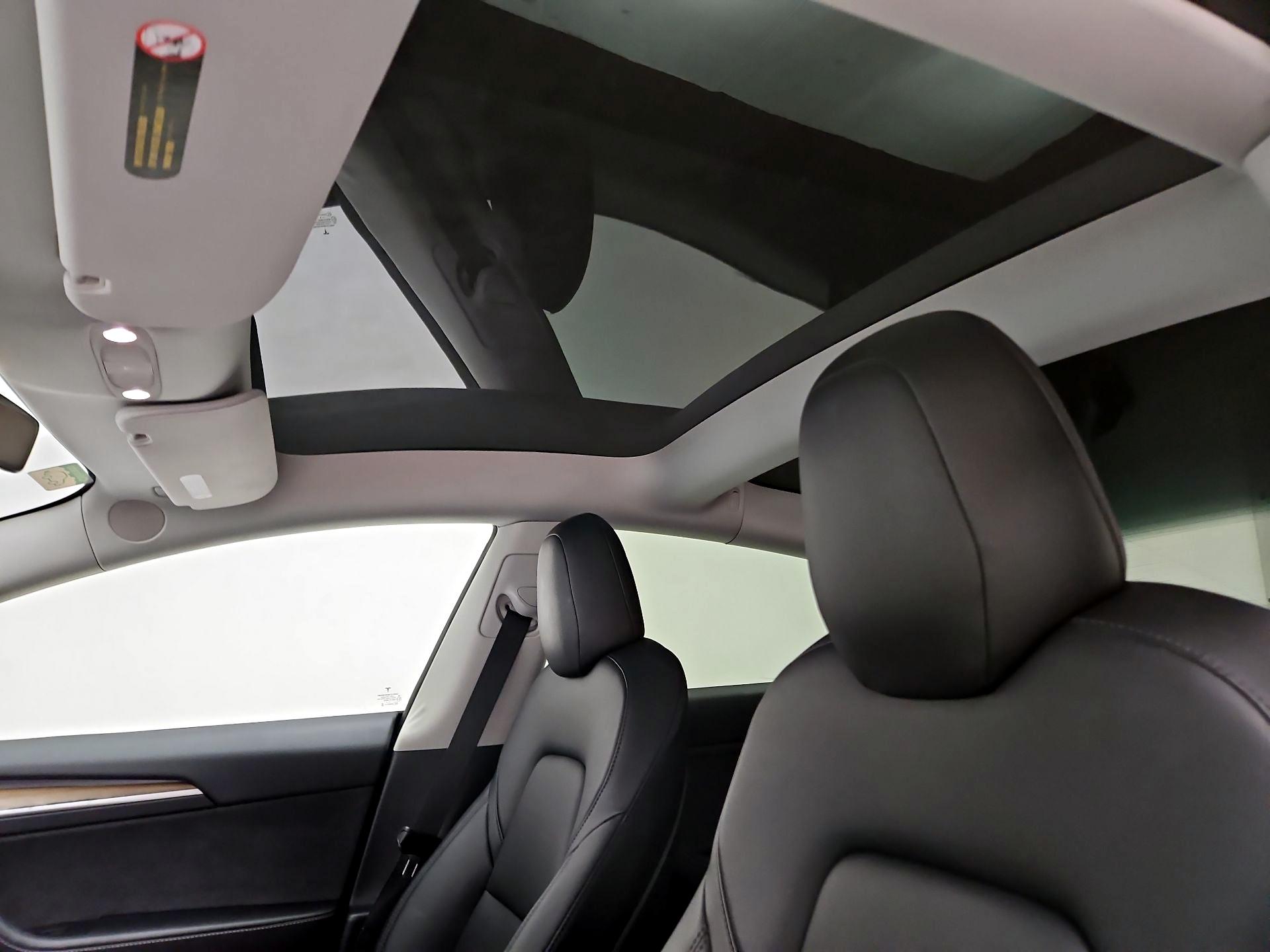 Thumbnail: 2022 Tesla Model 3 - 18