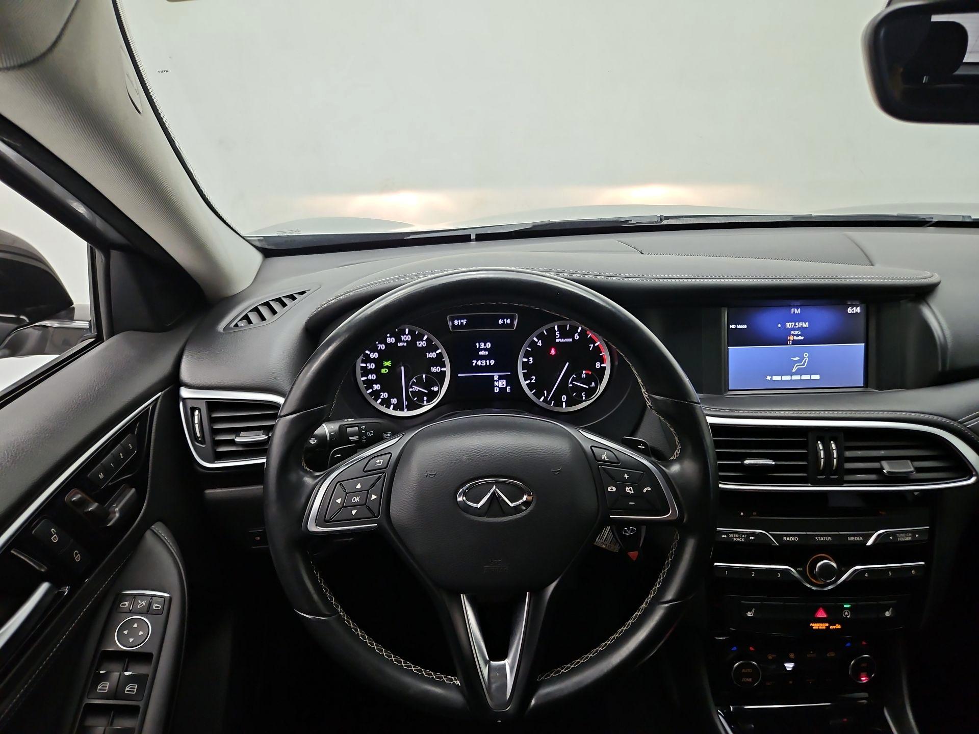 Thumbnail: 2017 INFINITI QX30 - 10