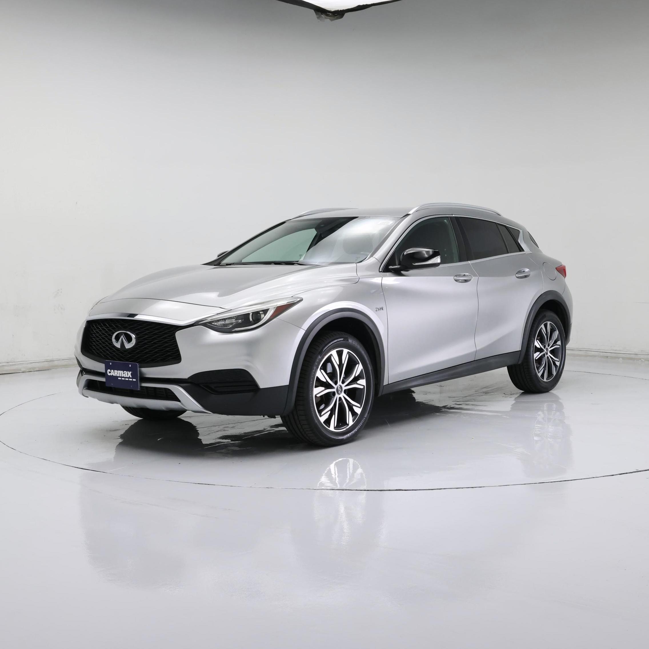 Thumbnail: 2017 INFINITI QX30 - 4
