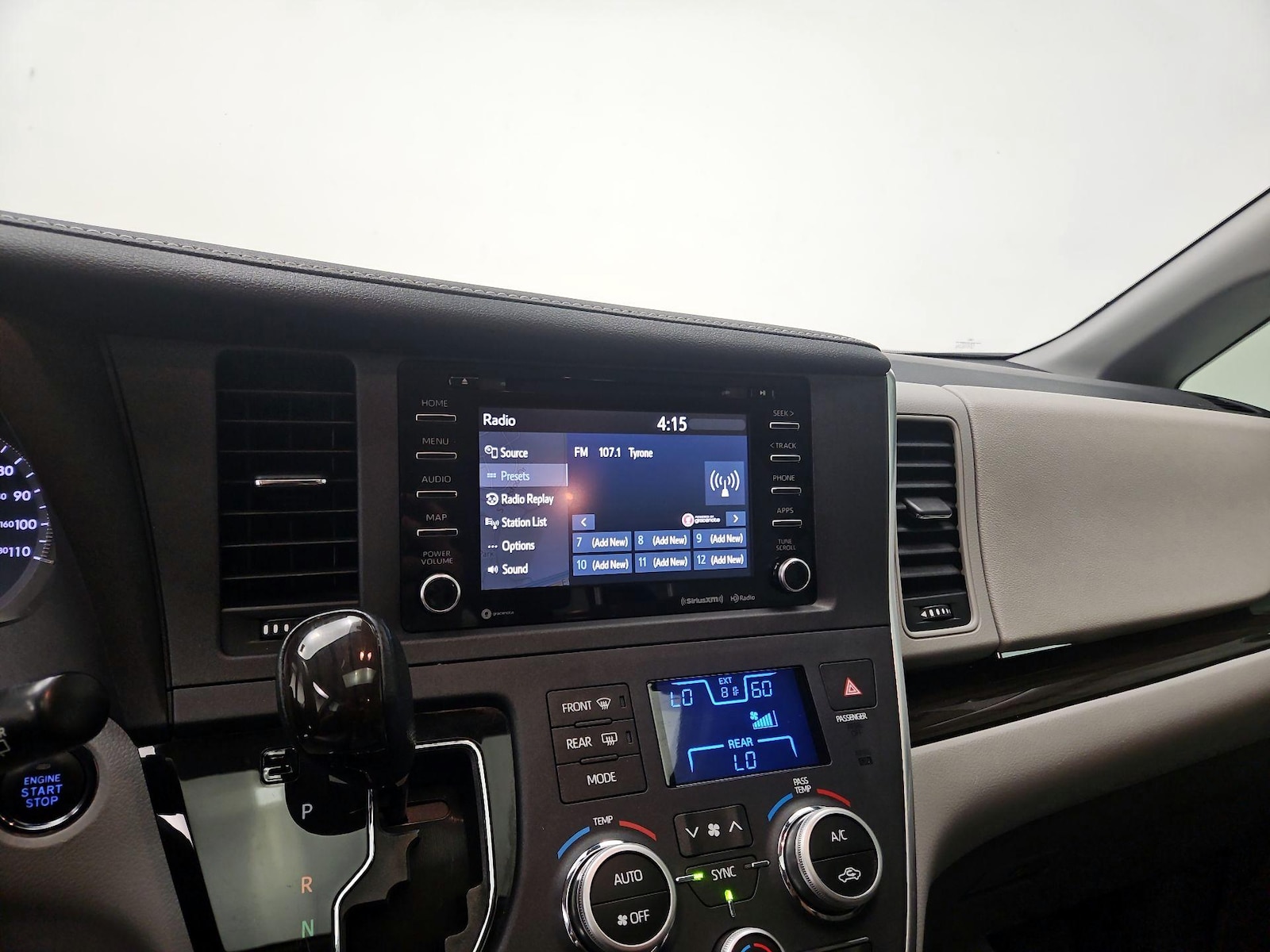 2019 Toyota Sienna XLE - Photo 17