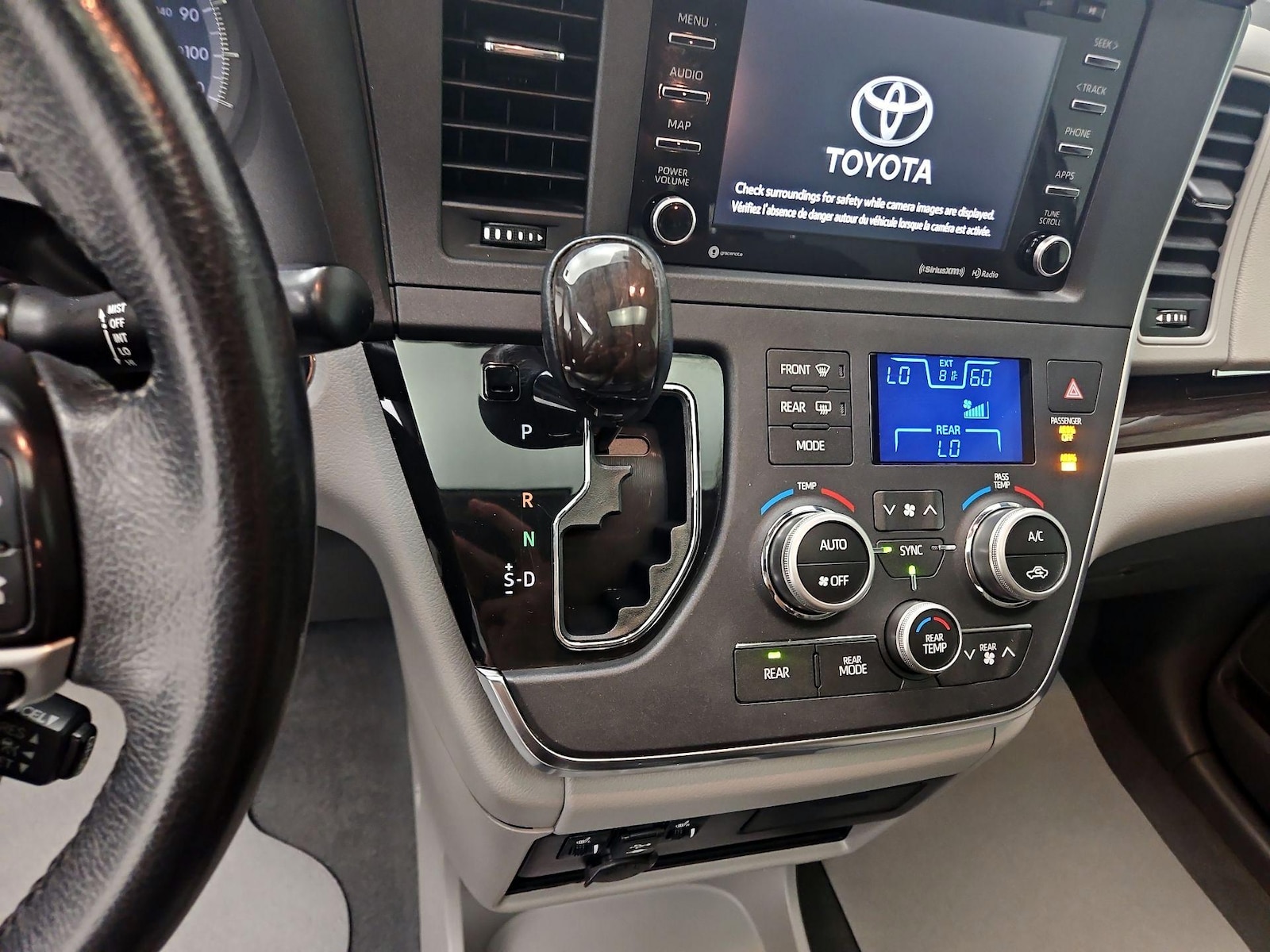 2019 Toyota Sienna XLE - Photo 19