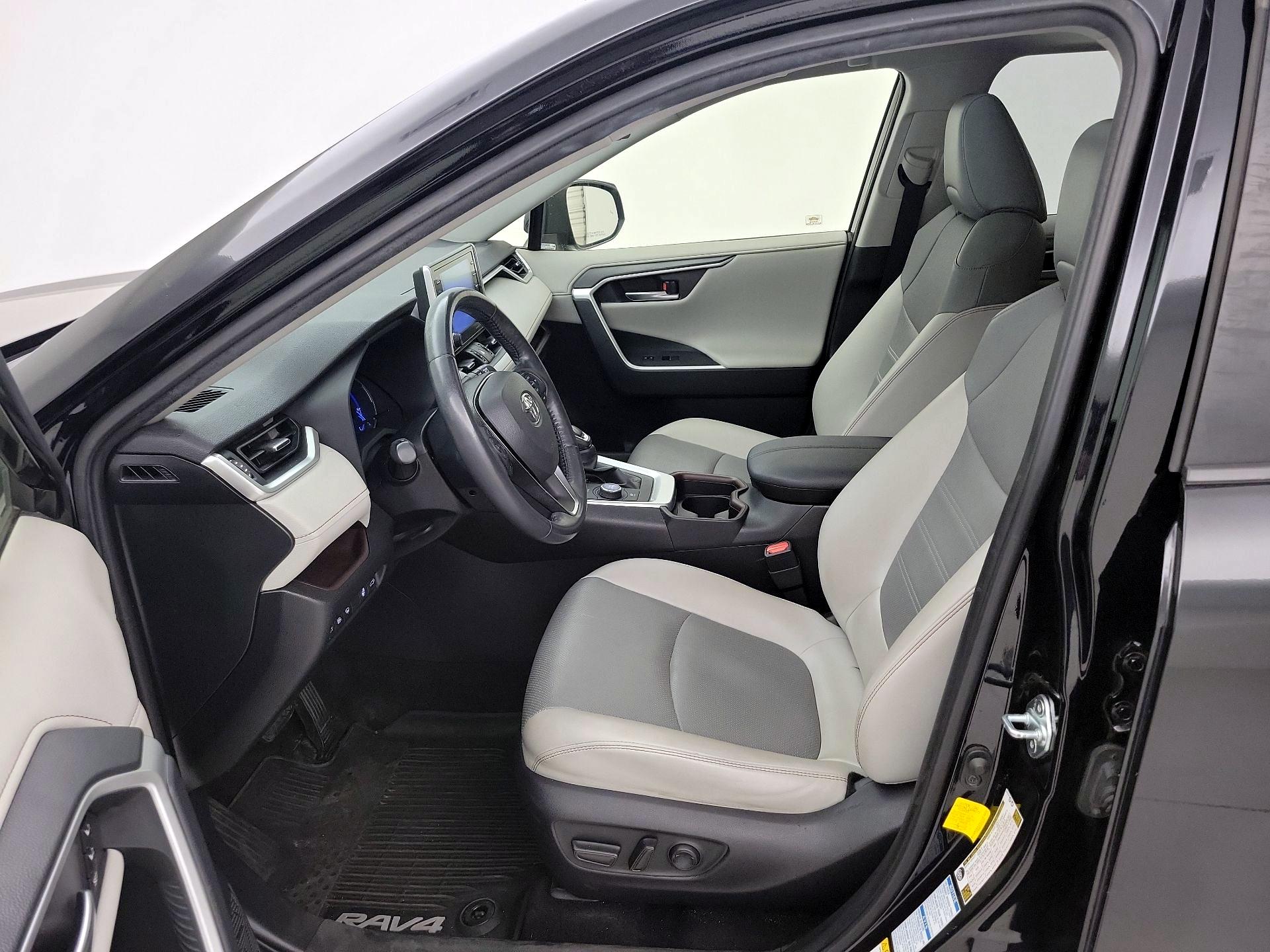Thumbnail: 2019 Toyota RAV4 - 11