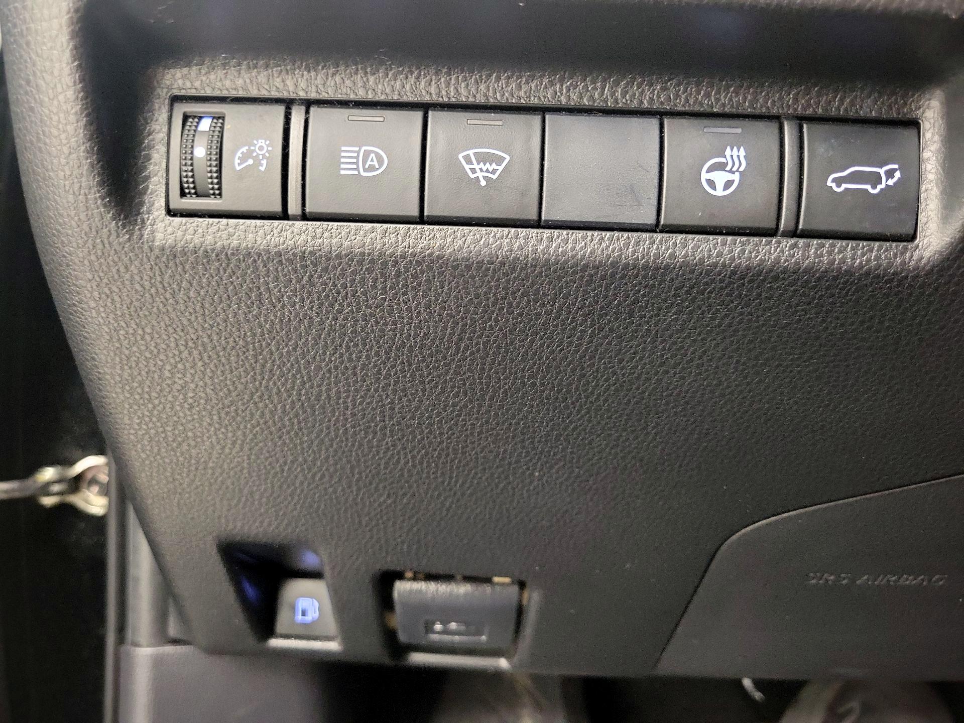 Thumbnail: 2019 Toyota RAV4 - 13