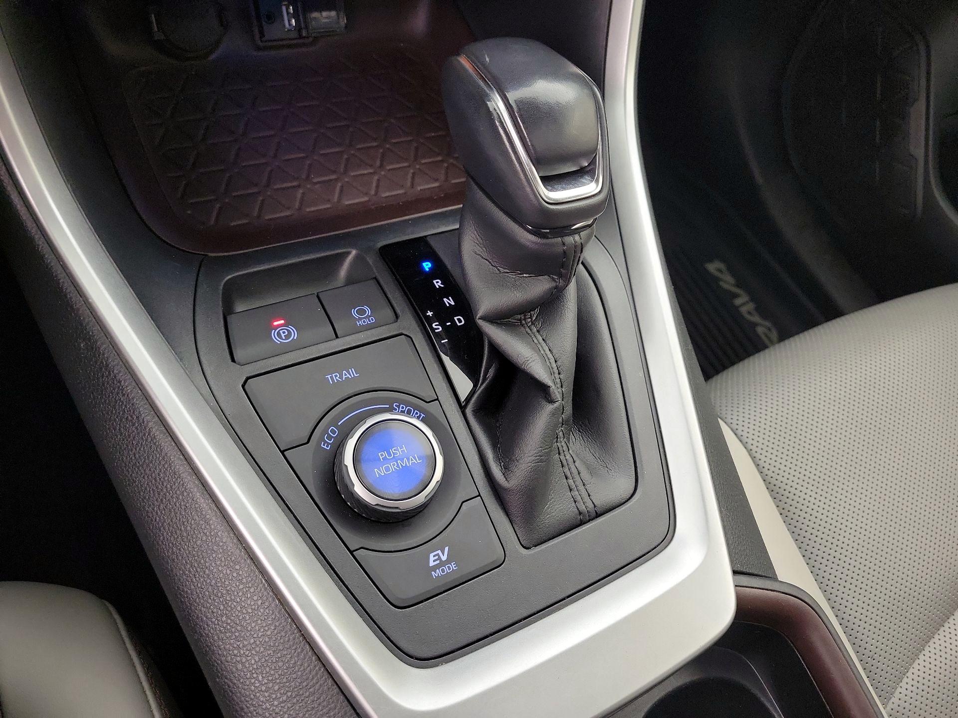 Thumbnail: 2019 Toyota RAV4 - 18